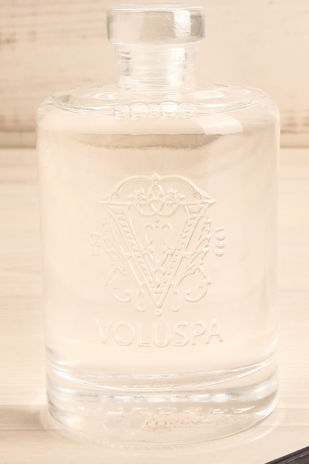 Home Diffuser Apricot & Aprilia | La petite garçonne close-up