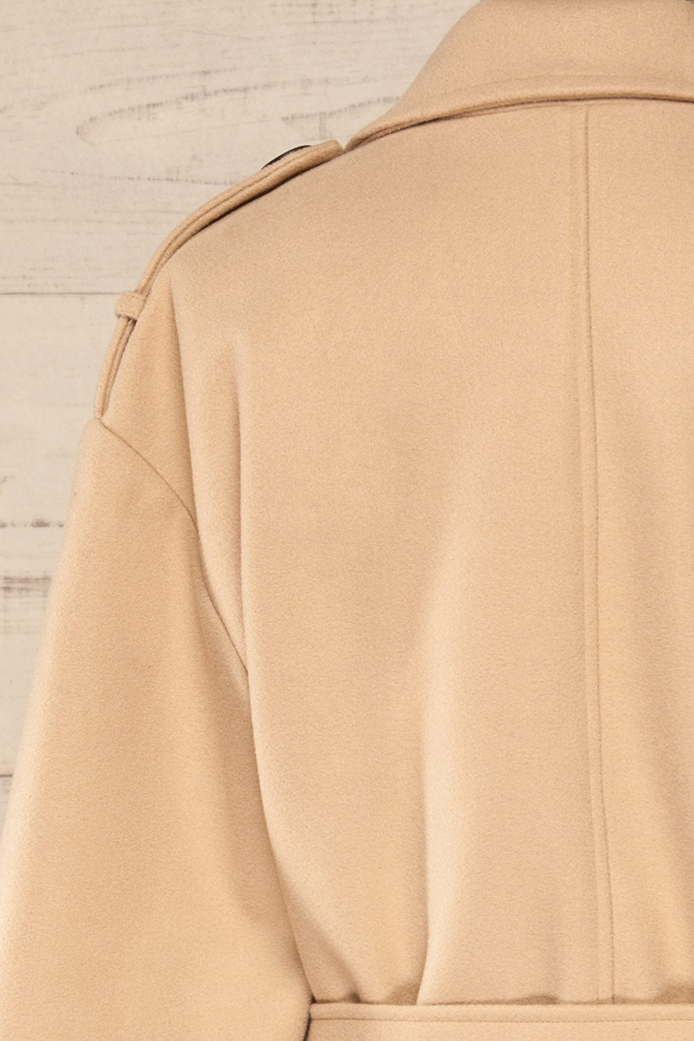 Argenteuil Long Buttonned Trench Coat | La petite garçonne back close-up