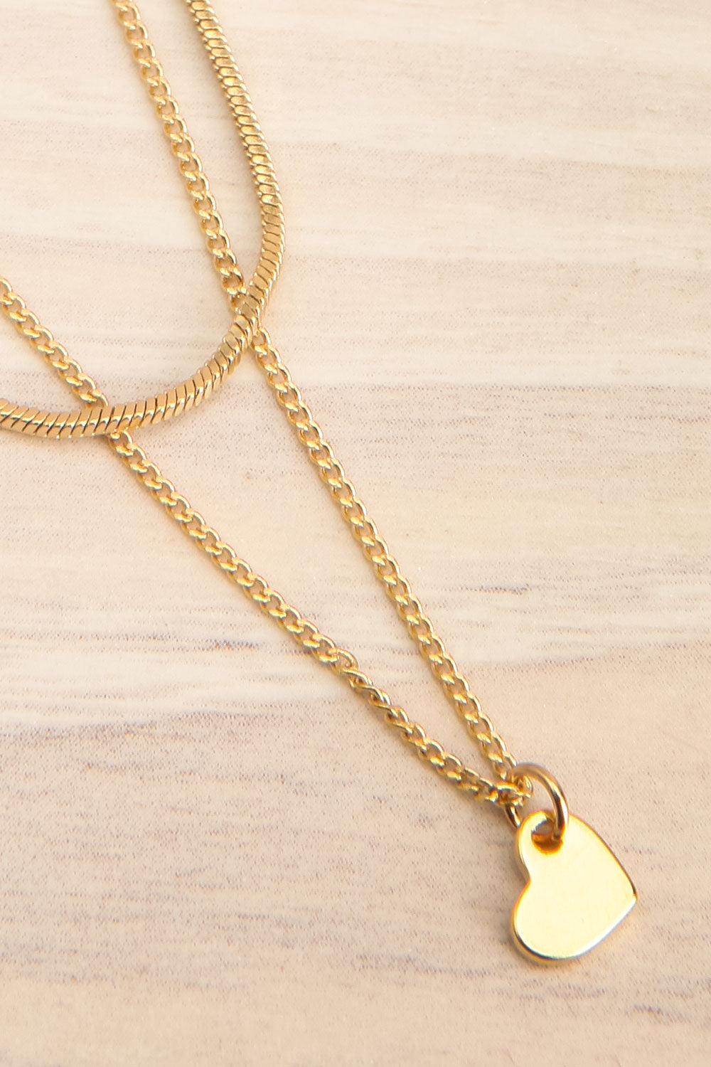 Aroha Or Collier à Pendentif en Coeur | La petite garçonne flat close-up