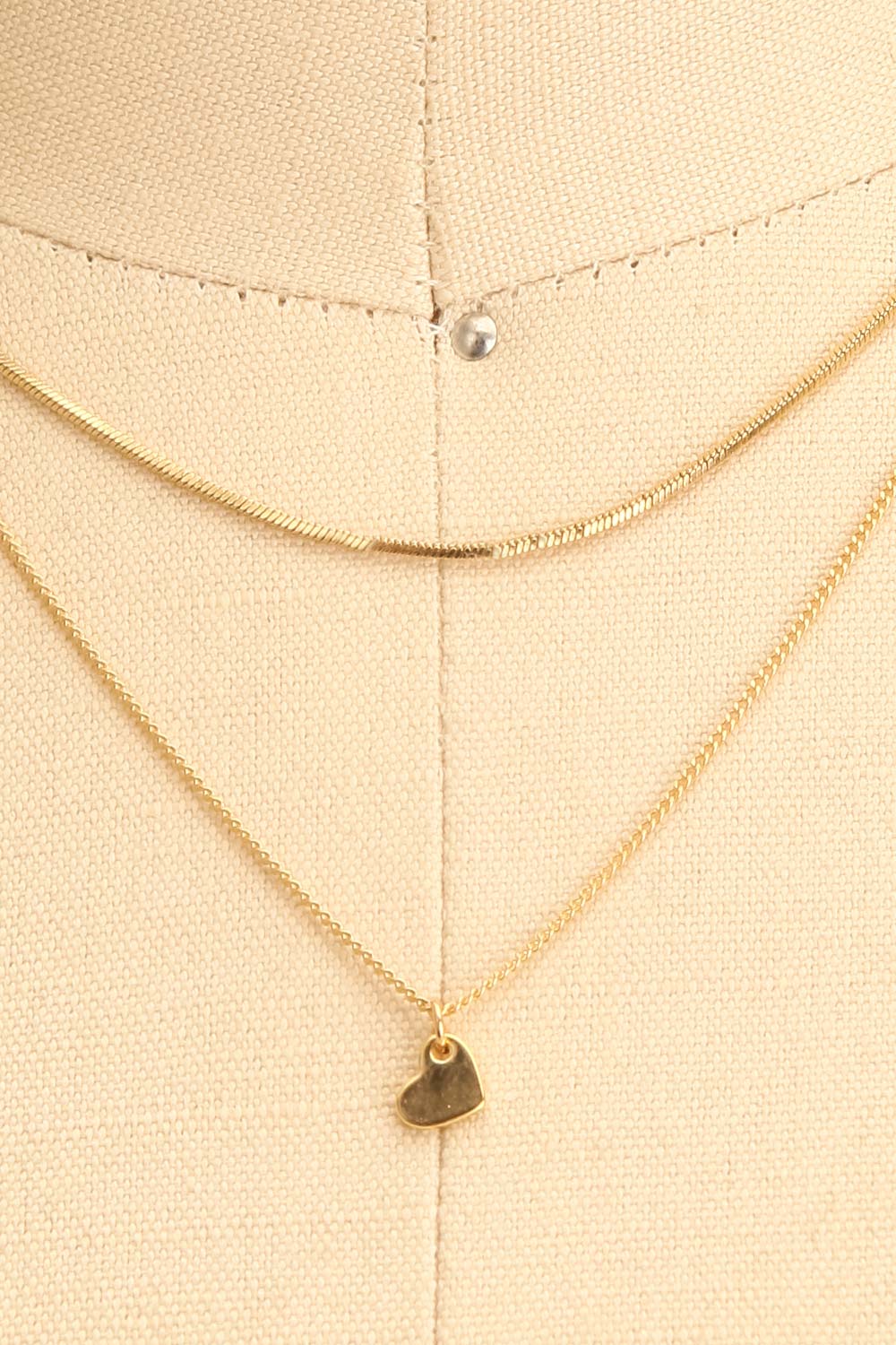 Aroha Or Collier à Pendentif en Coeur | La petite garçonne close-up