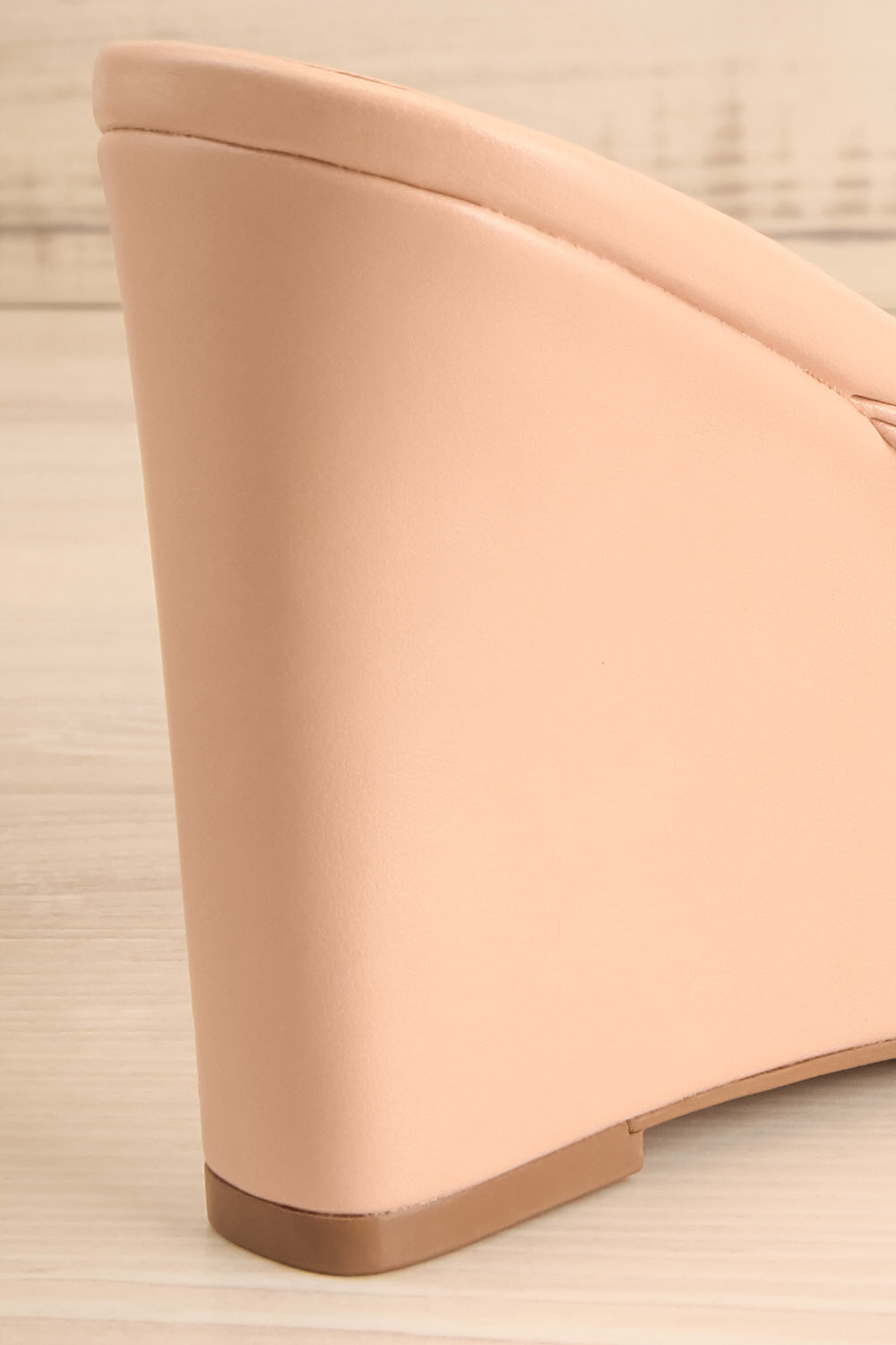 Ashai Beige Twist Front Wedge Sandals | La petite garçonne back close-up