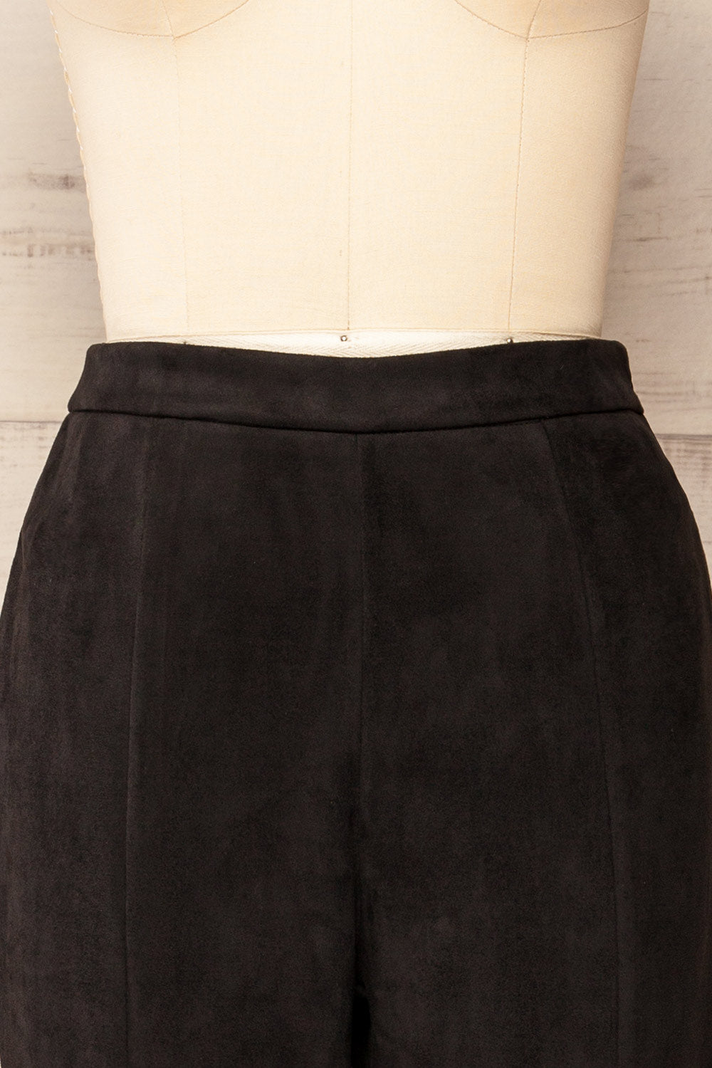 Assieni Black Straight Leg Pants | La petite garçonne front close-up