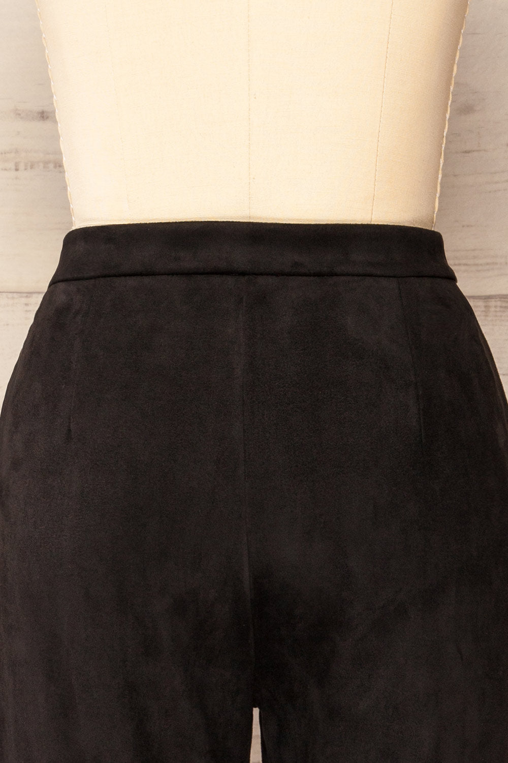 Assieni Black Straight Leg Pants | La petite garçonne back close-up