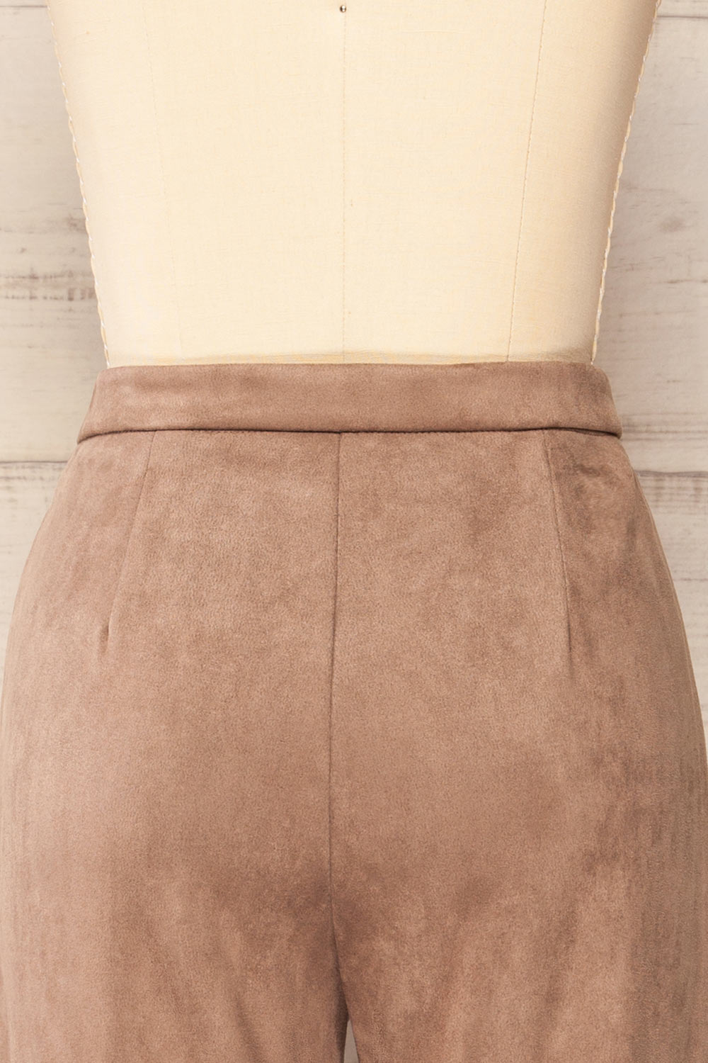 Assieni Taupe Straight Leg Pants | La petite garçonne back close-up