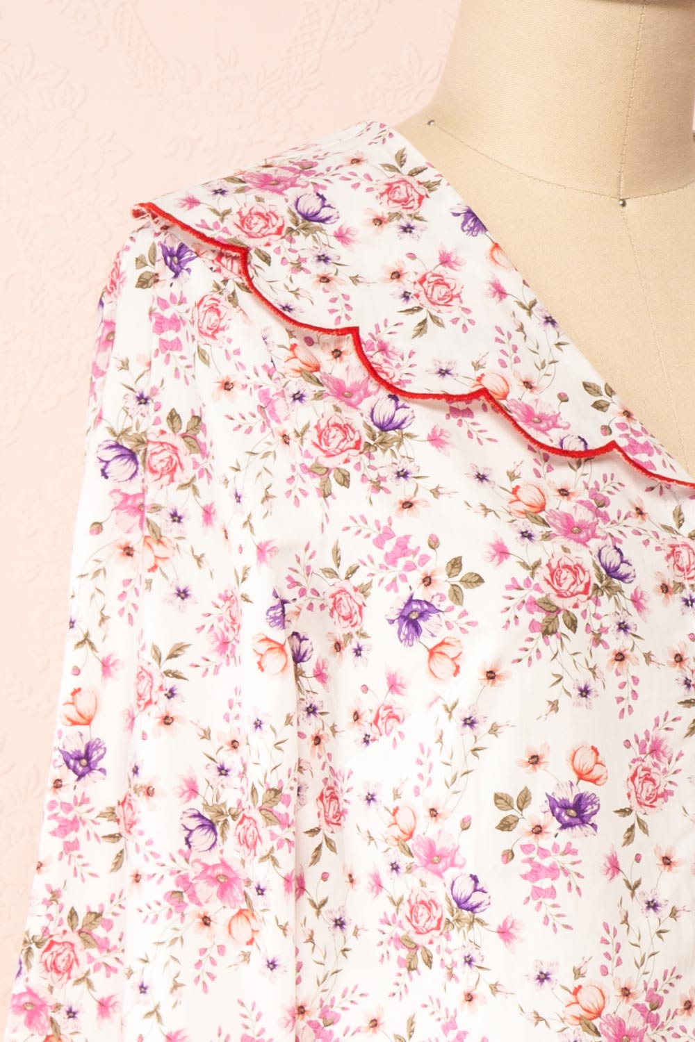 Bakeneko Cropped Floral Blouse w/ Peter Pan Collar | Boutique 1861 side close-up