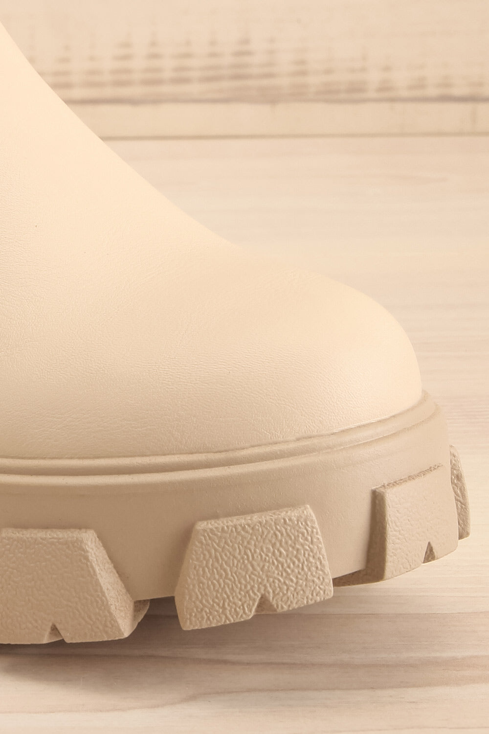 Barakaldo Ivory Faux-Leather Chelsea Boots | La petite garçonne front close-up