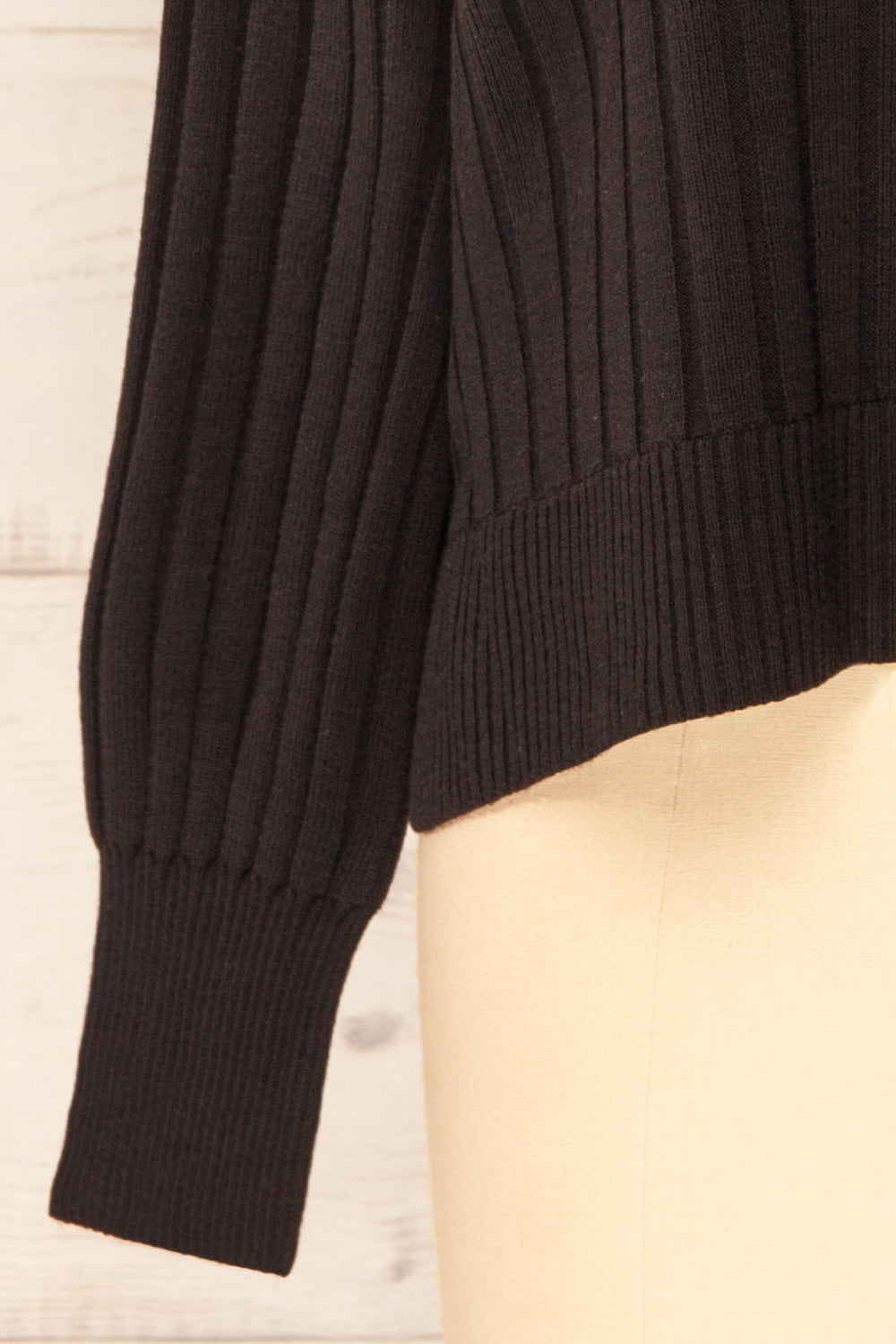 Beluth Black Collared Long Sleeve Top | La petite garçonne bottom