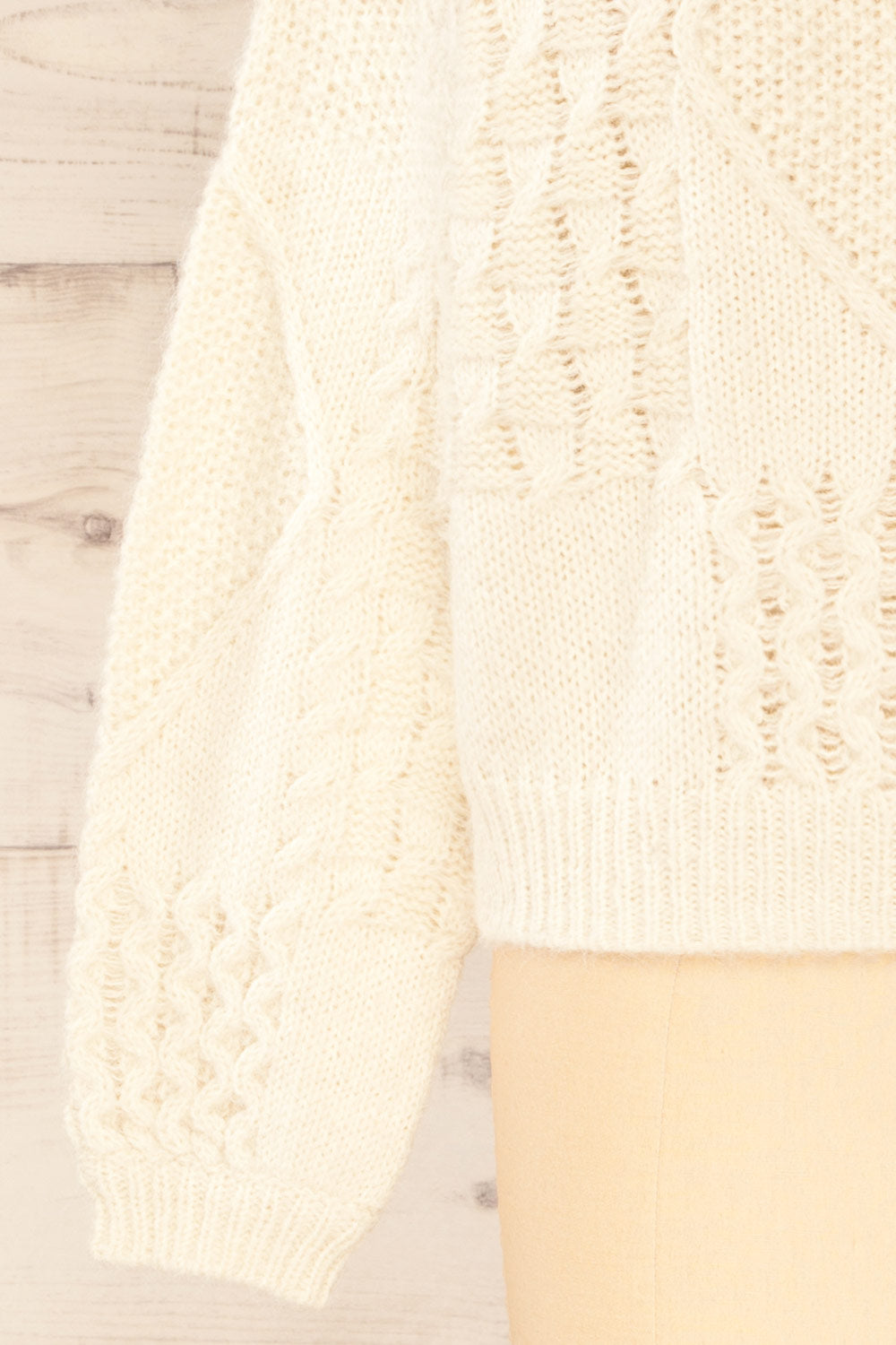 Benidorm Ivory Cropped Knit Sweater | La petite garçonne sleeve