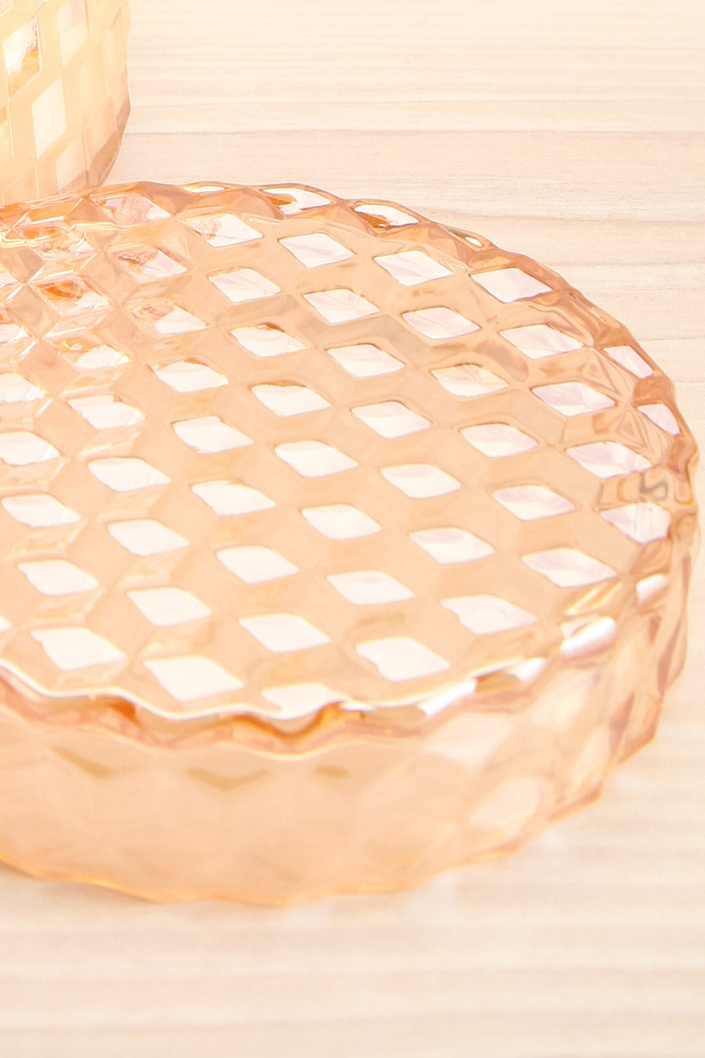 Large Textured Candle Bergamot Rose | La petite garçonne lid close-up