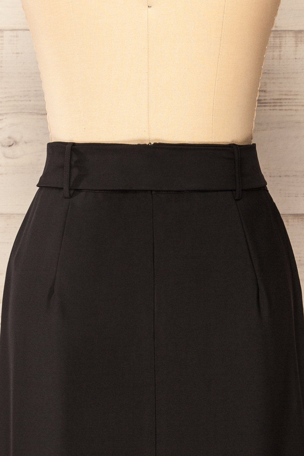 Berkane Black Pencil Skirt w/ Belt | La petite garçonne back close-up