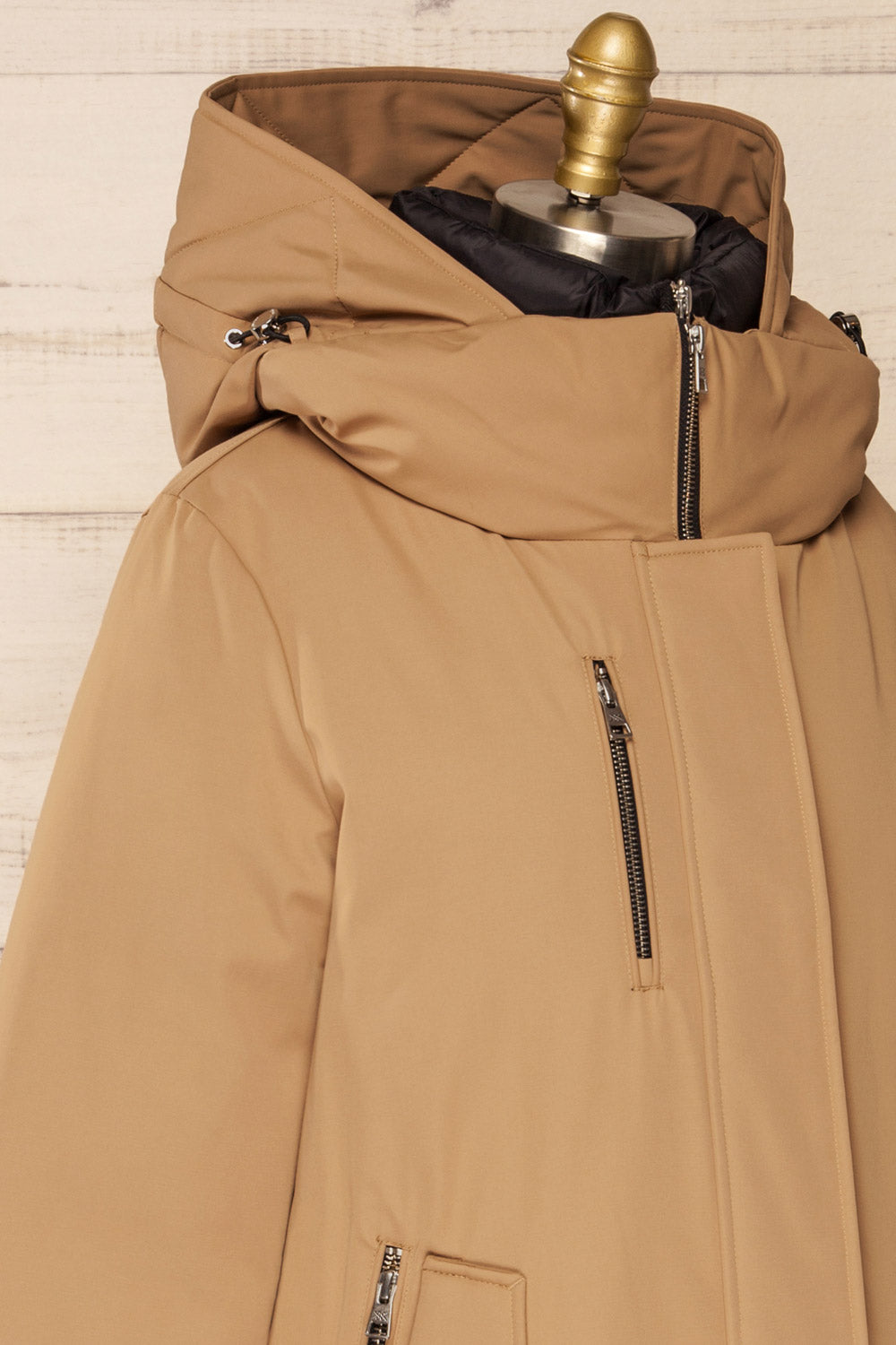 Bilena Beige Mid-Length Down Coat w/ Puffy Bib | La petite garçonne side close-up