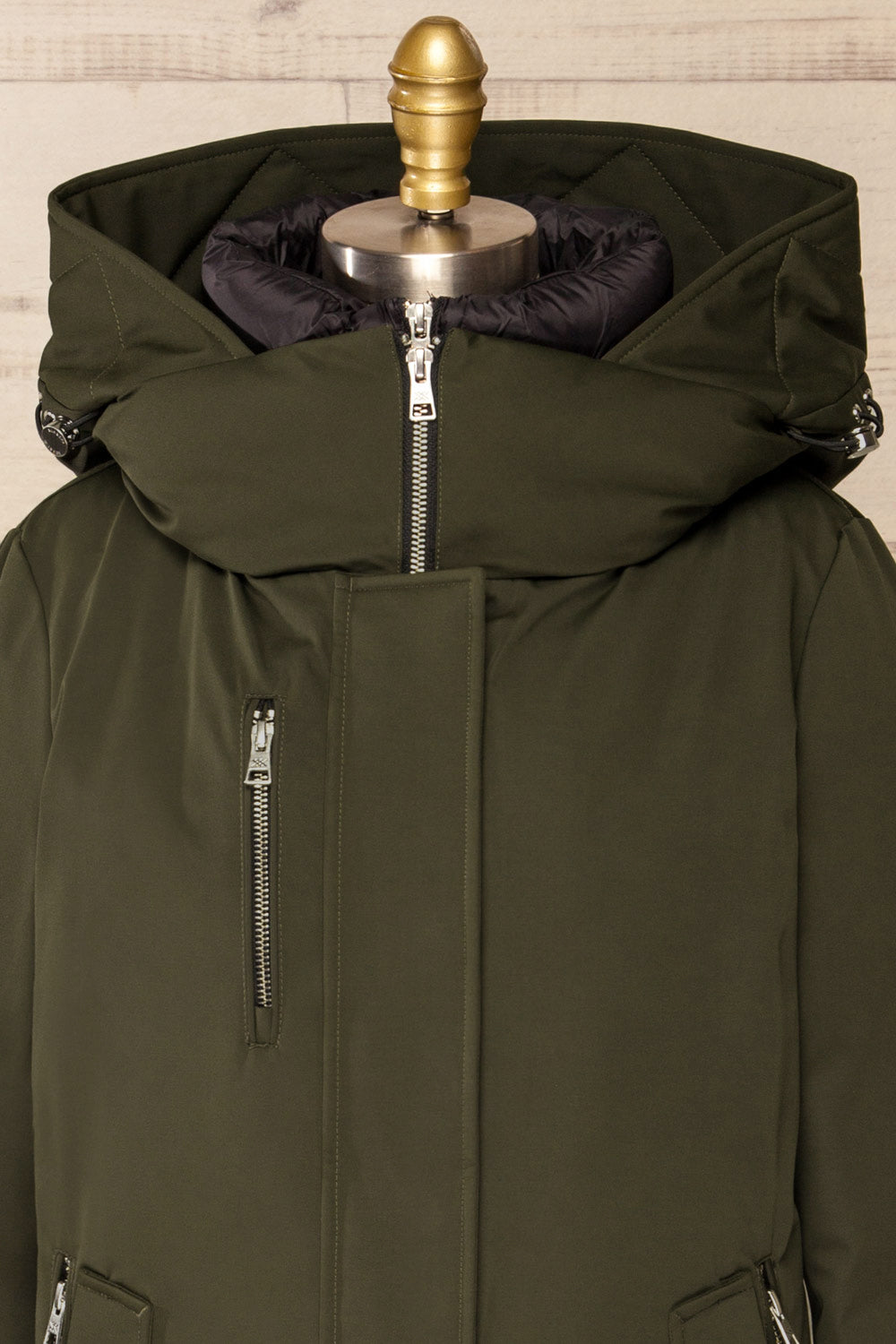 Bilena Khaki Mid-Length Down Coat w/ Puffy Bib | La petite garçonne front close-up