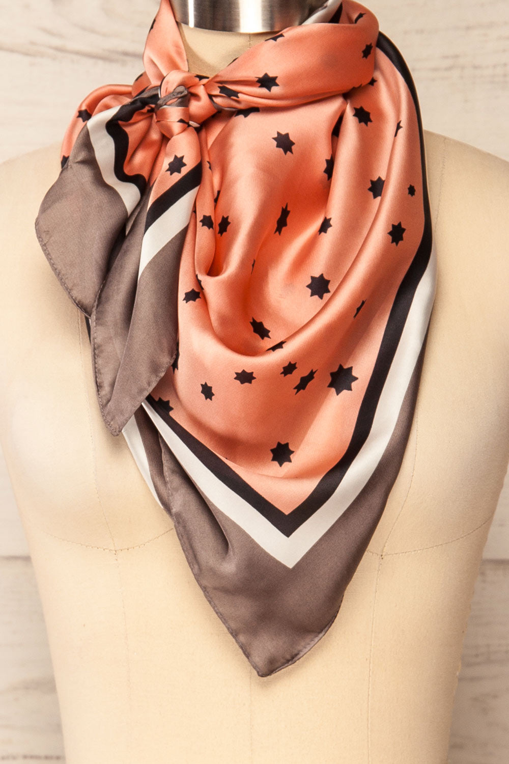 Bord De Mer Pink Satin Scarf | La petite garçonne bandana style close-up