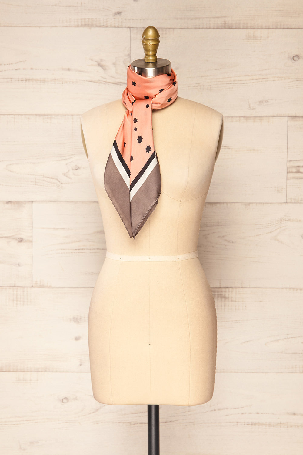 Bord De Mer Pink Satin Scarf | La petite garçonne front tie