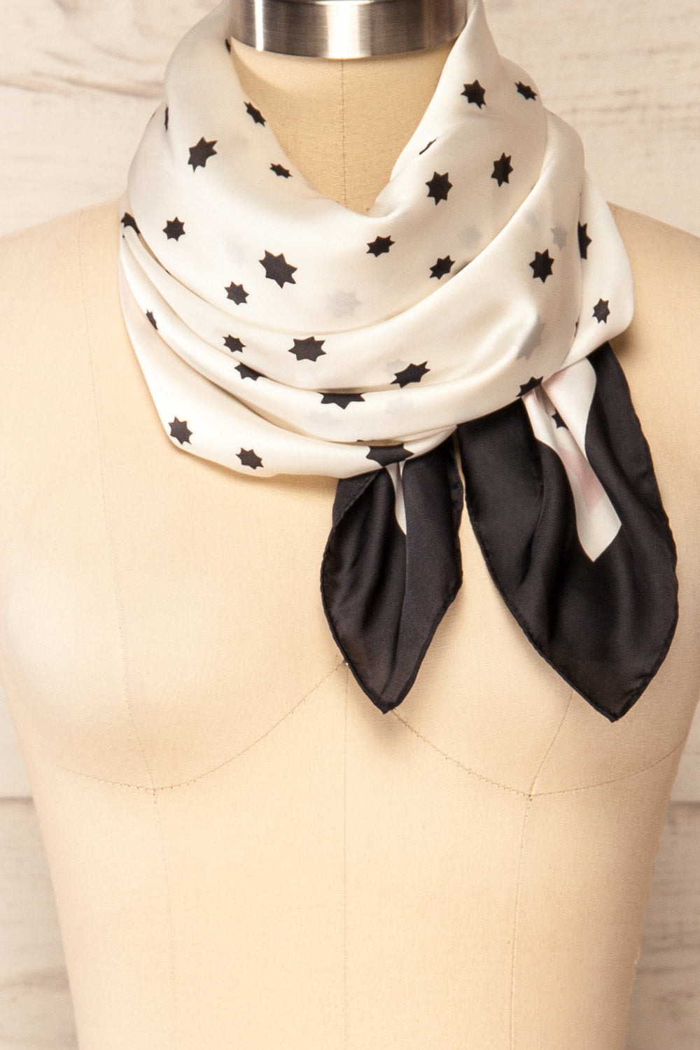 Bord De Mer White Satin Scarf | La petite garçonne loop close-up