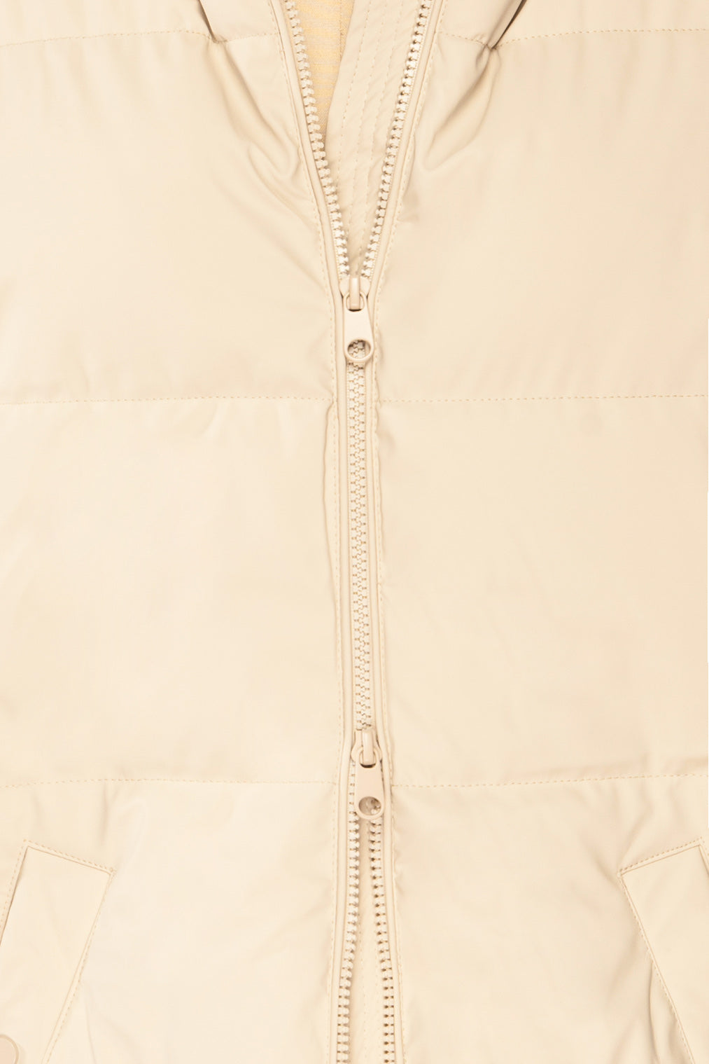 Borough Beige Puffer Coat w/ Front Pockets | La petit garçonne details