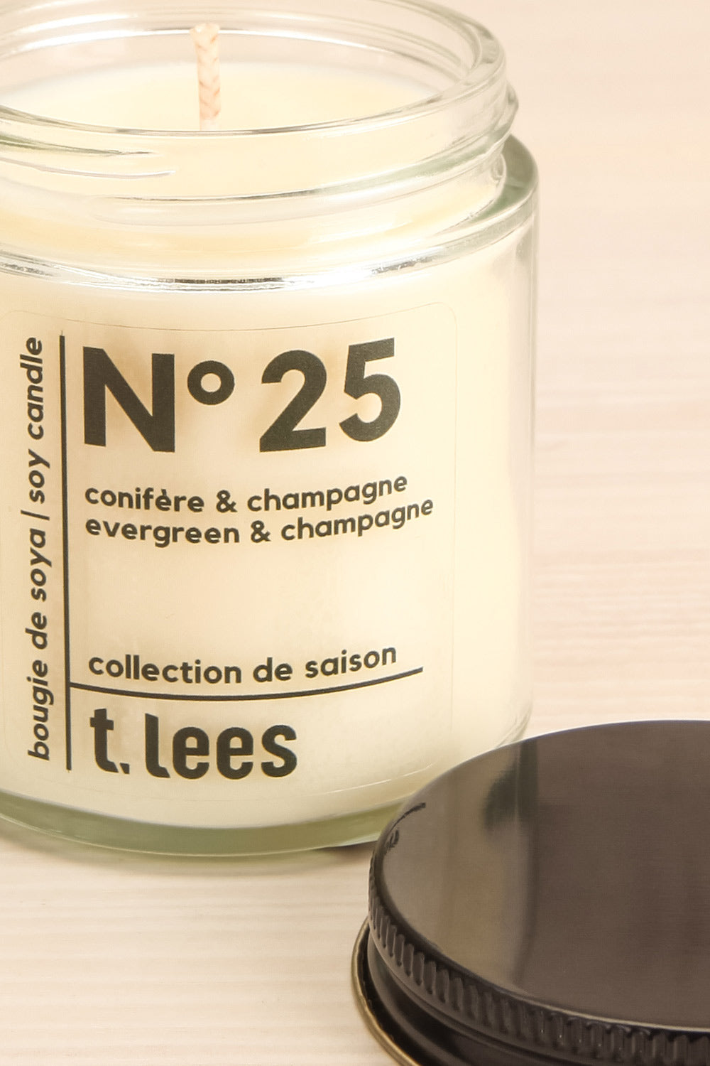 Bougie Conifère et Champagne Candle | La Petite Garçonne Chpt. 2 open small close-up