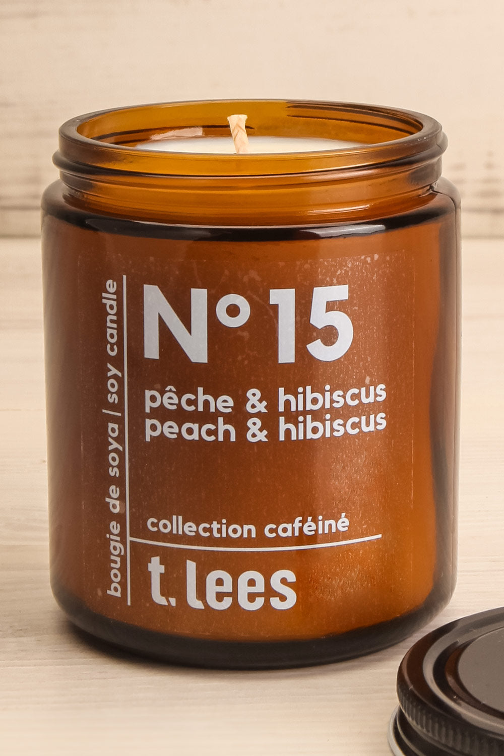 Bougie Pêche et Hibiscus Perfumed Candle | La petite garçonne close up open