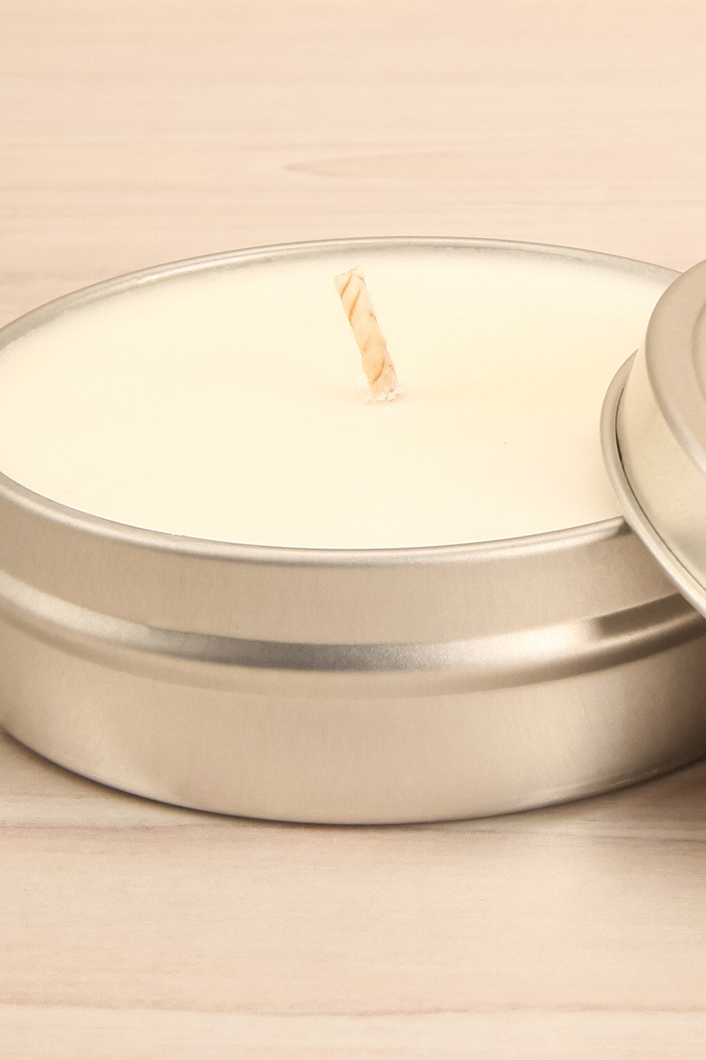 Thinking of You Gift Box | La petite garçonne candle close-up