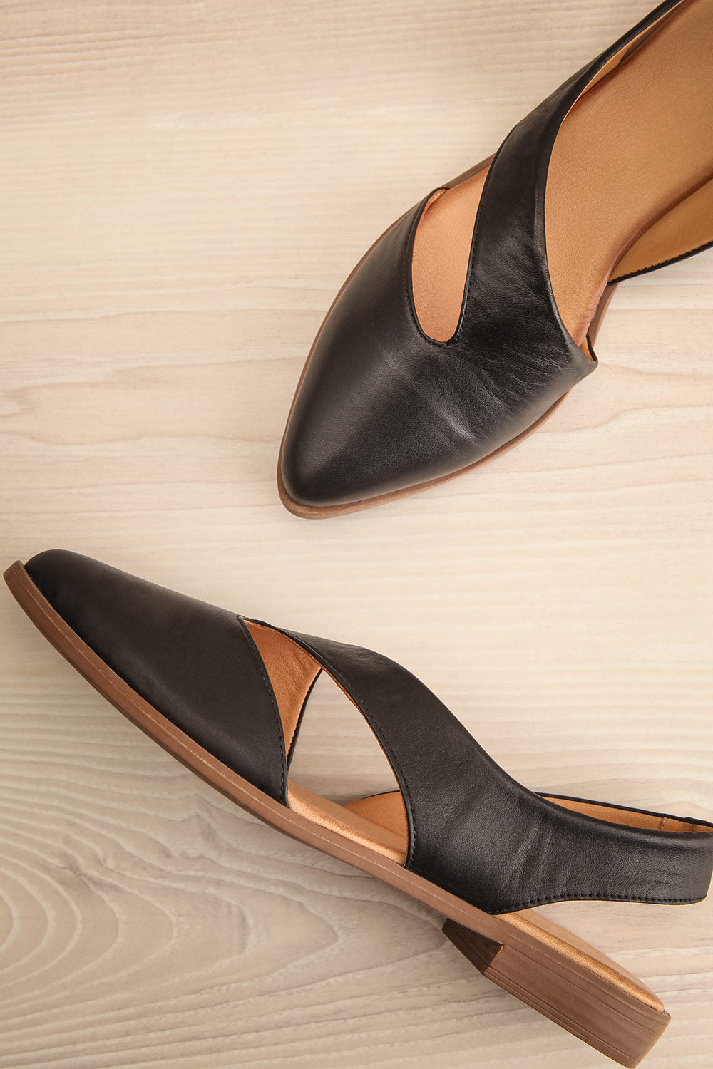Bruca Black Pointed Toe Asymmetrical Flats | La petite garçonne flat view