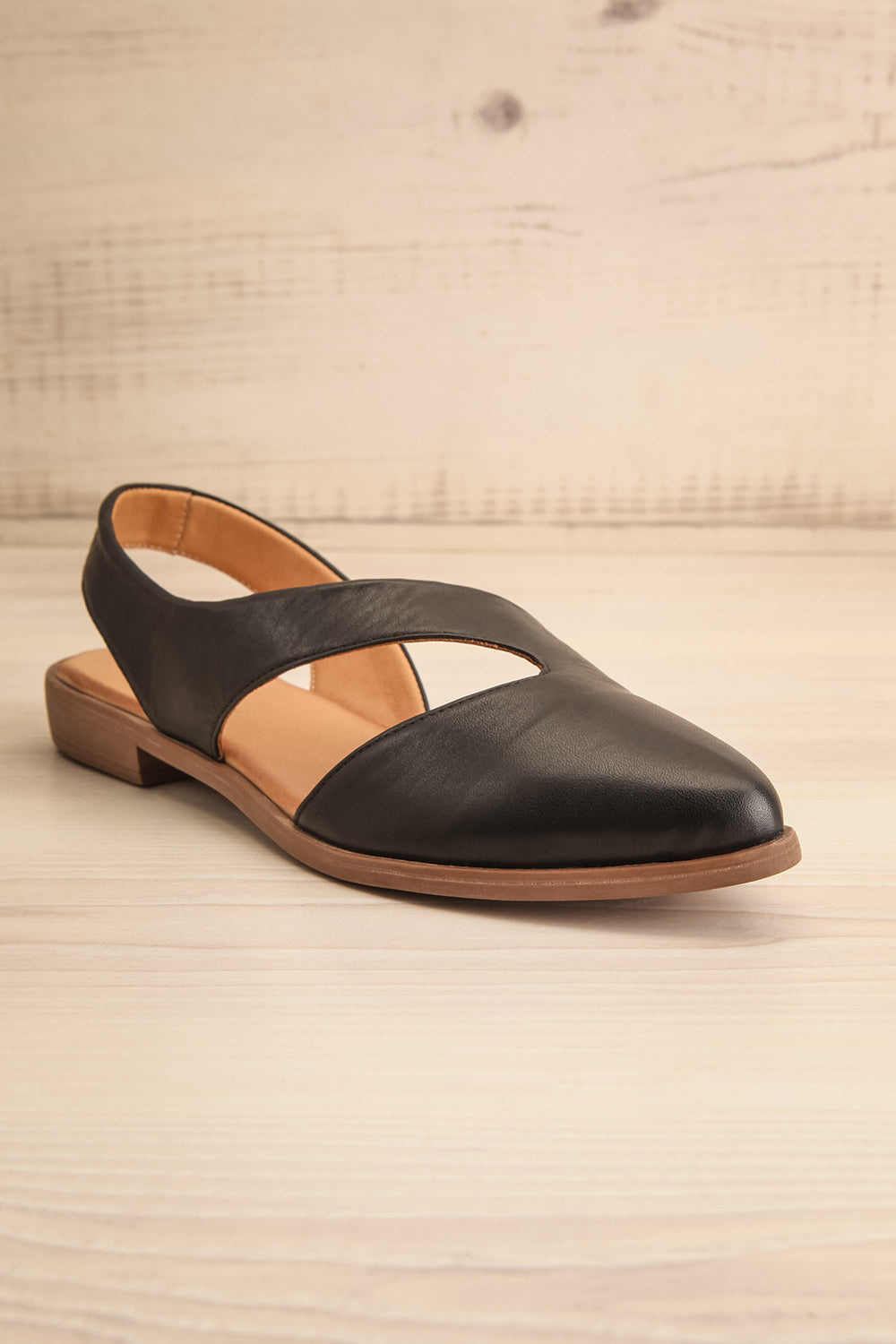 Bruca Black Pointed Toe Asymmetrical Flats | La petite garçonne front view