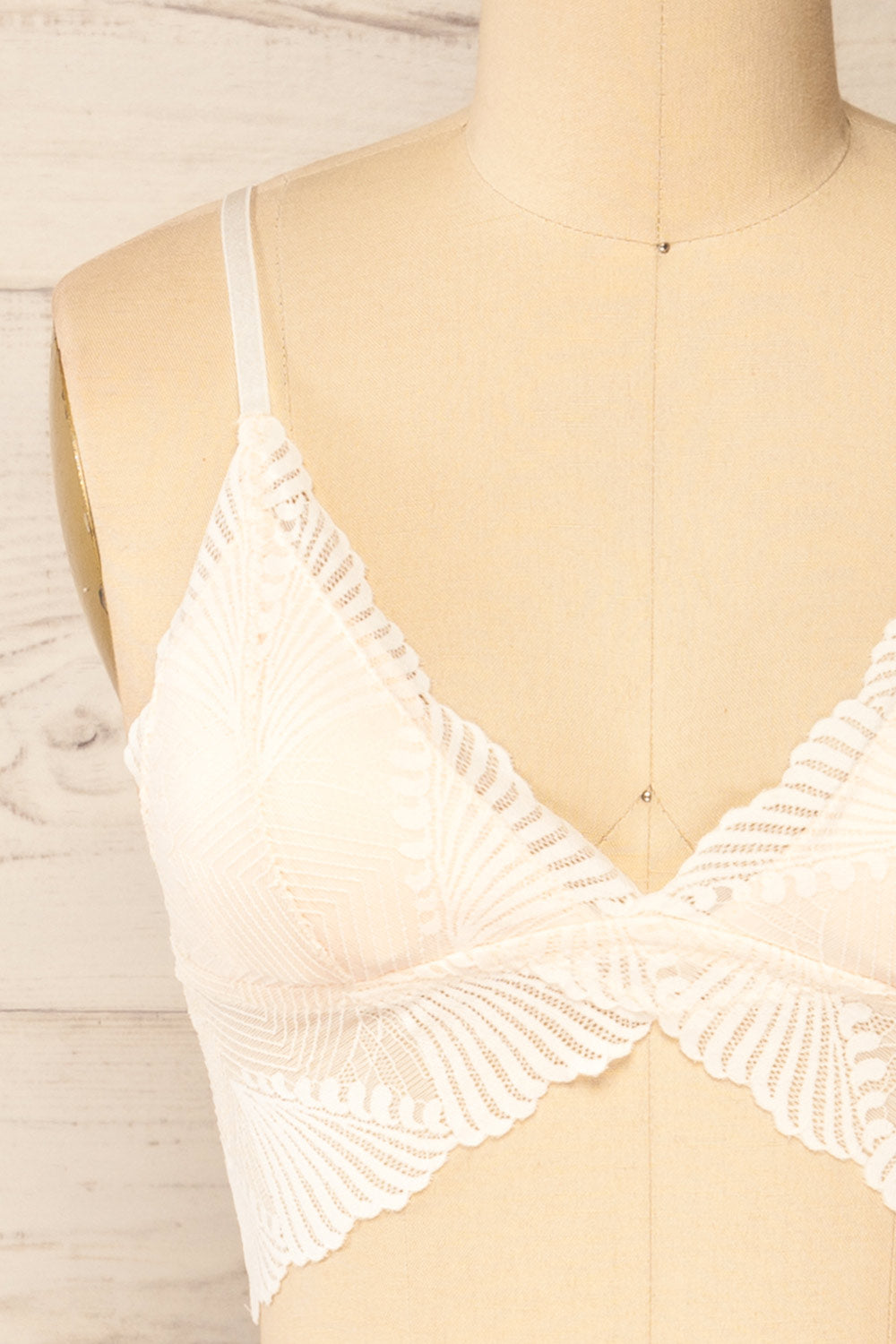 Butterflies Ivory Lace Bralette | La petite garçonne front close-up