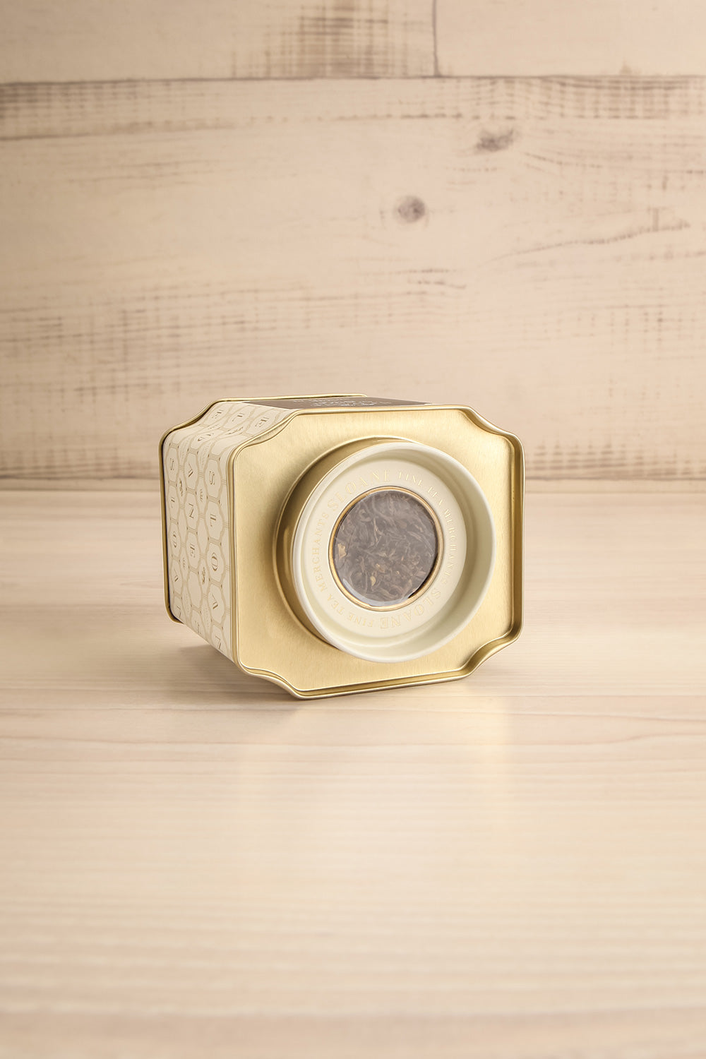 Caddy Signature Black Loose Leaf Tea | La petite garçonne inside