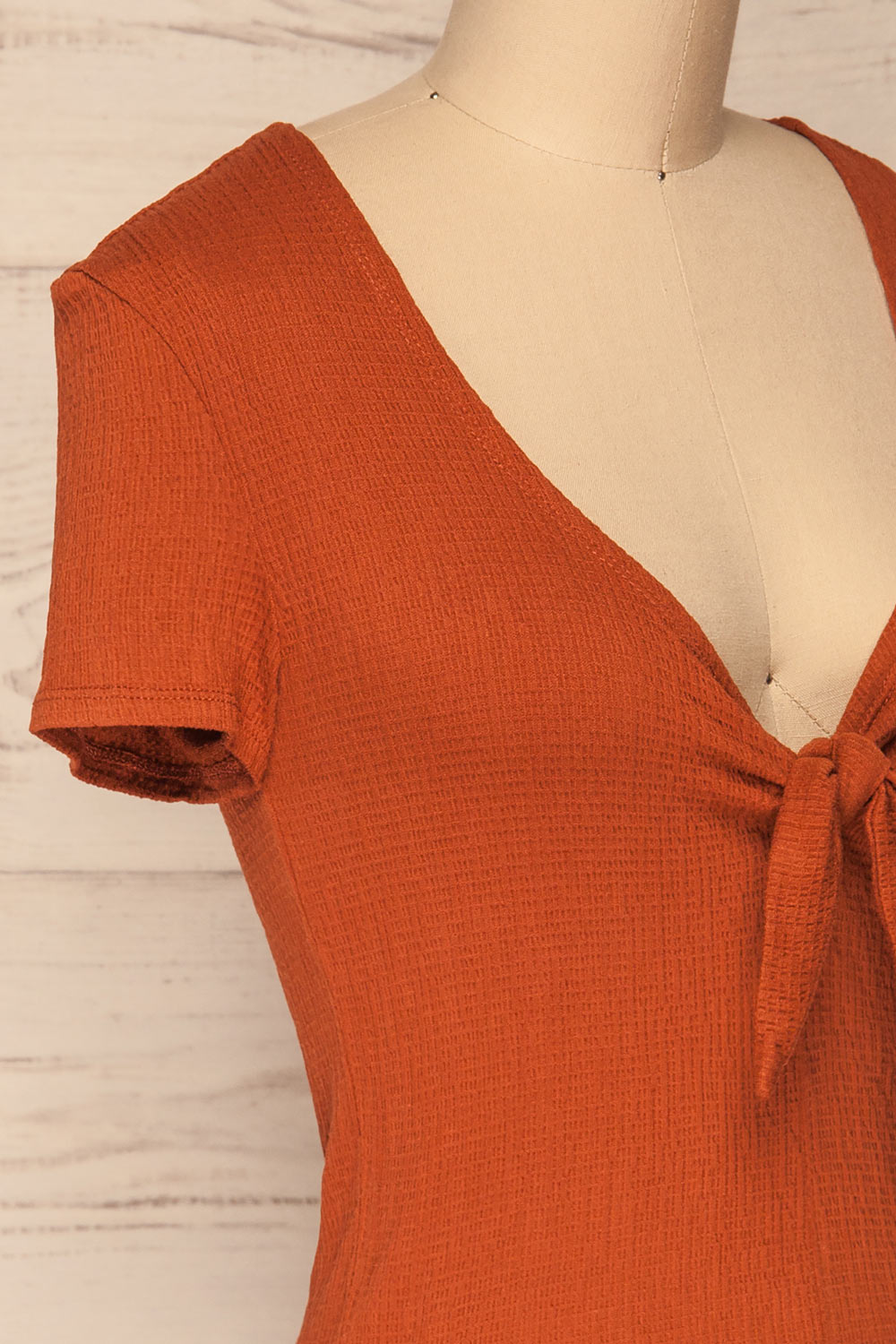 Cardiff Rust Orange V-Neck Knotted Top | La Petite Garçonne side close-up