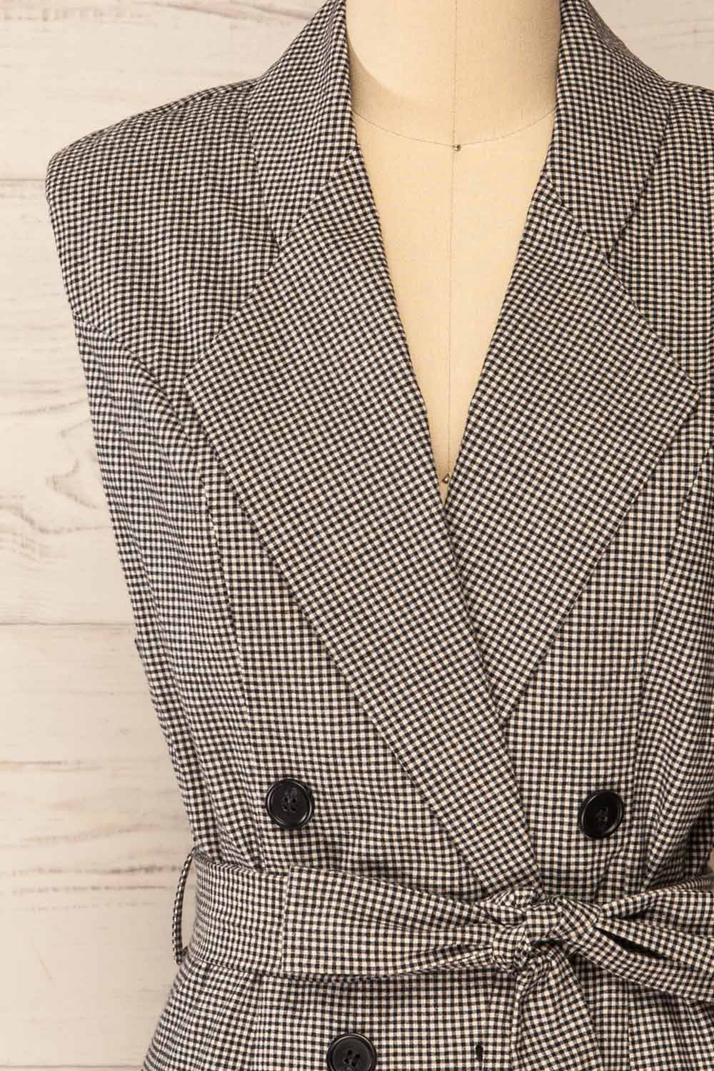 Castellon Sleeveless Short Plaid Blazer Dress | La petite garçonne front close-up