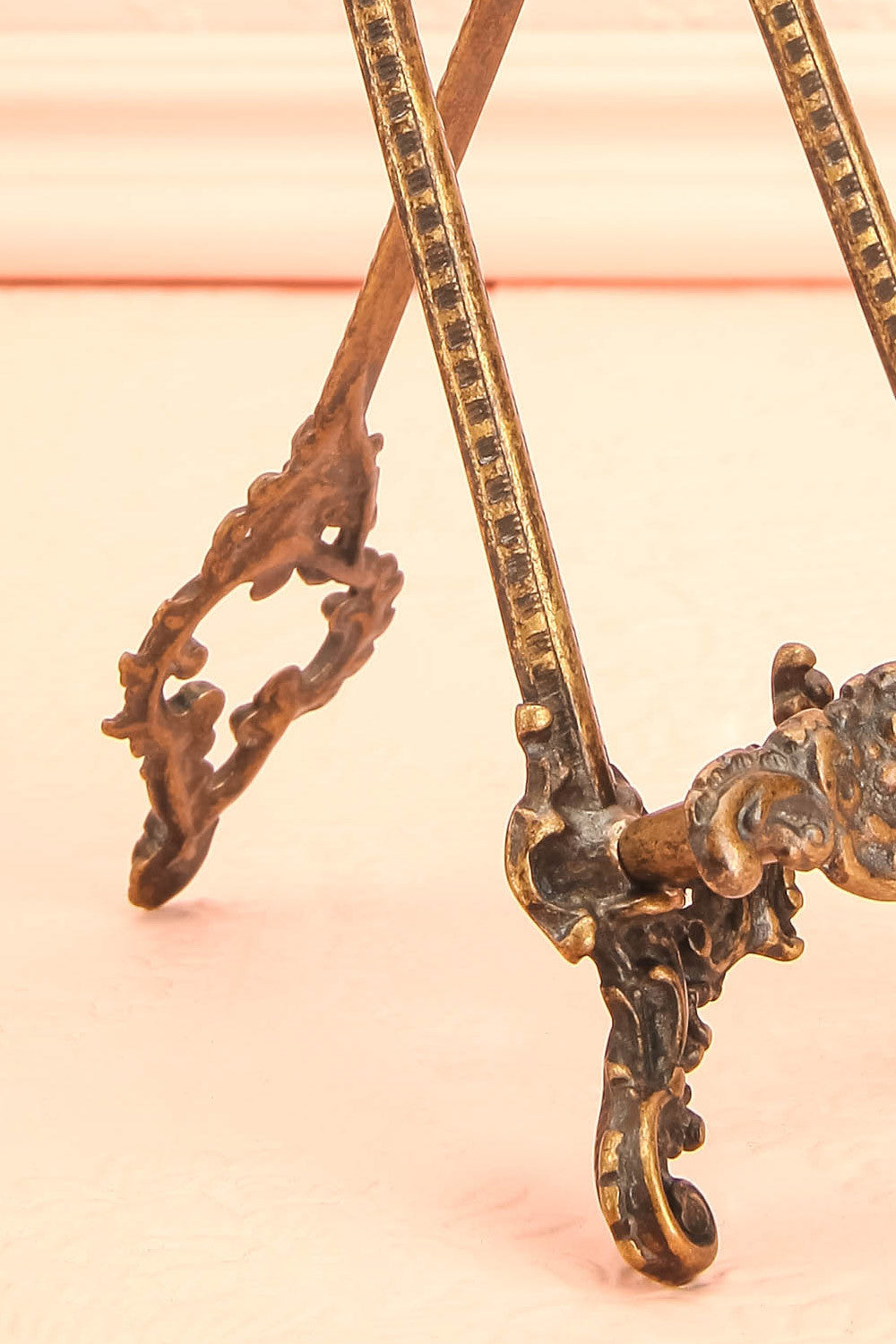 Chevalet Rococo - Antique golden decorative stand 2