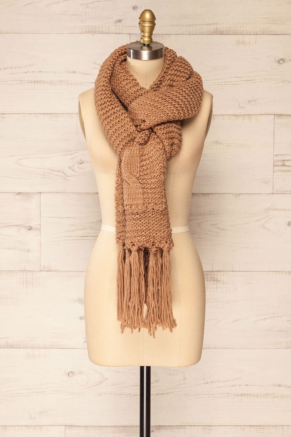 Chunkyss Beige Thick Knit Scarf w/ Pockets | La petite garçonne view