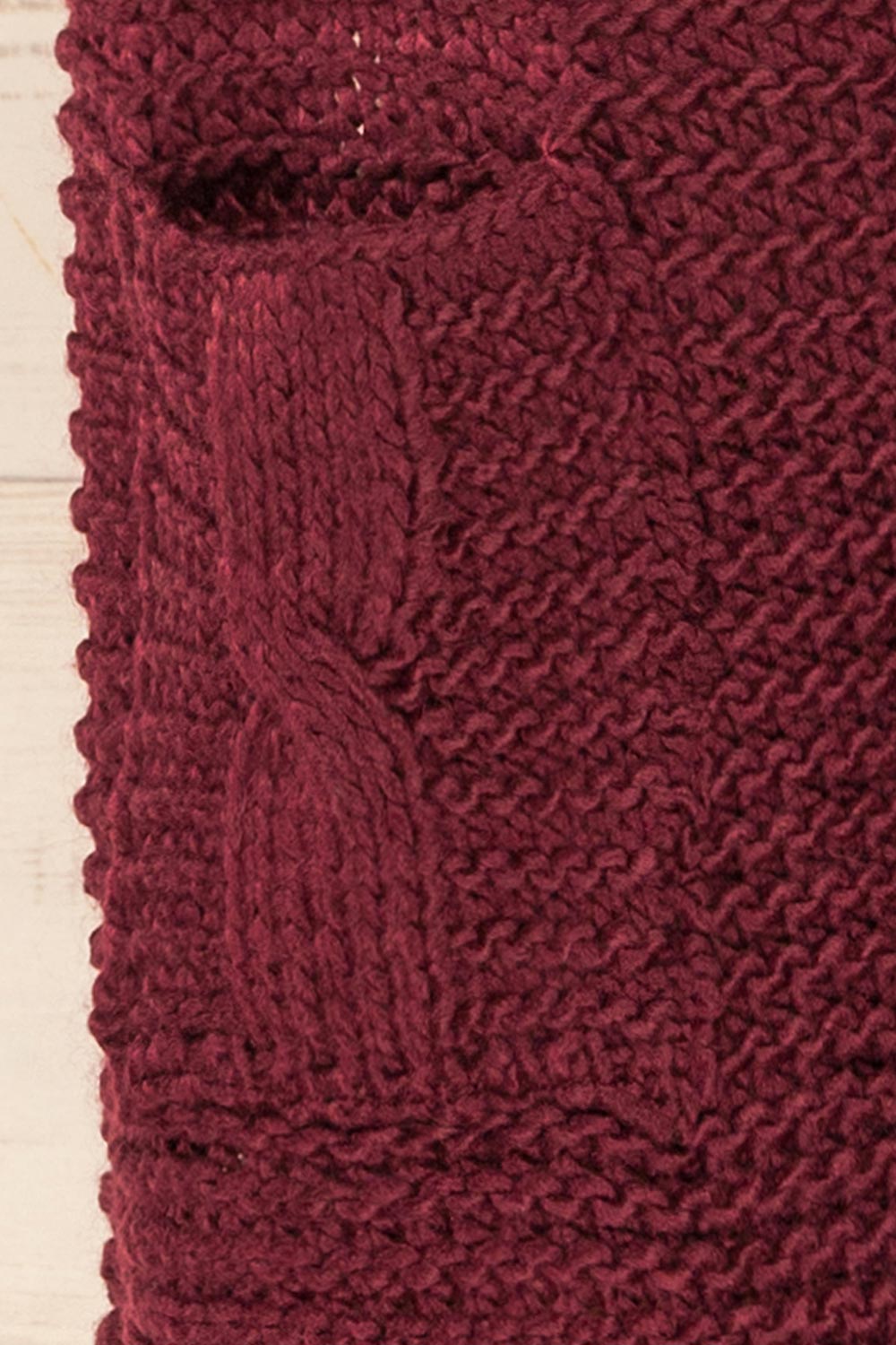 Chunkyss Burgundy Thick Knit Scarf w/ Pockets | La petite garçonne fabric