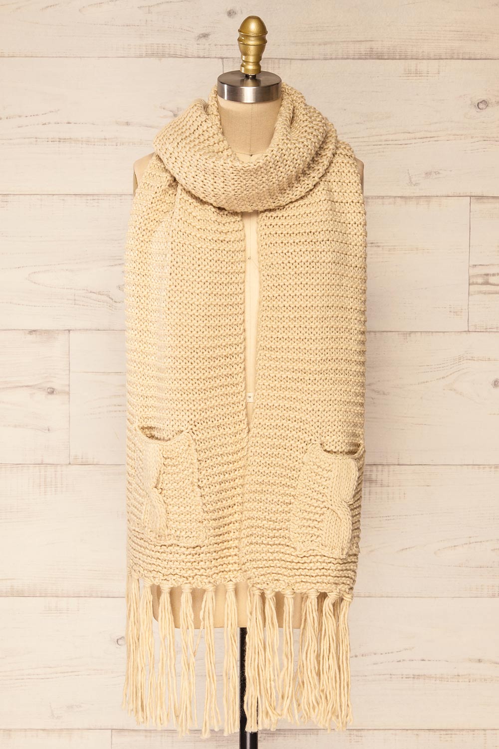 Chunkyss Ivory Thick Knit Scarf w/ Pockets | La petite garçonne long view