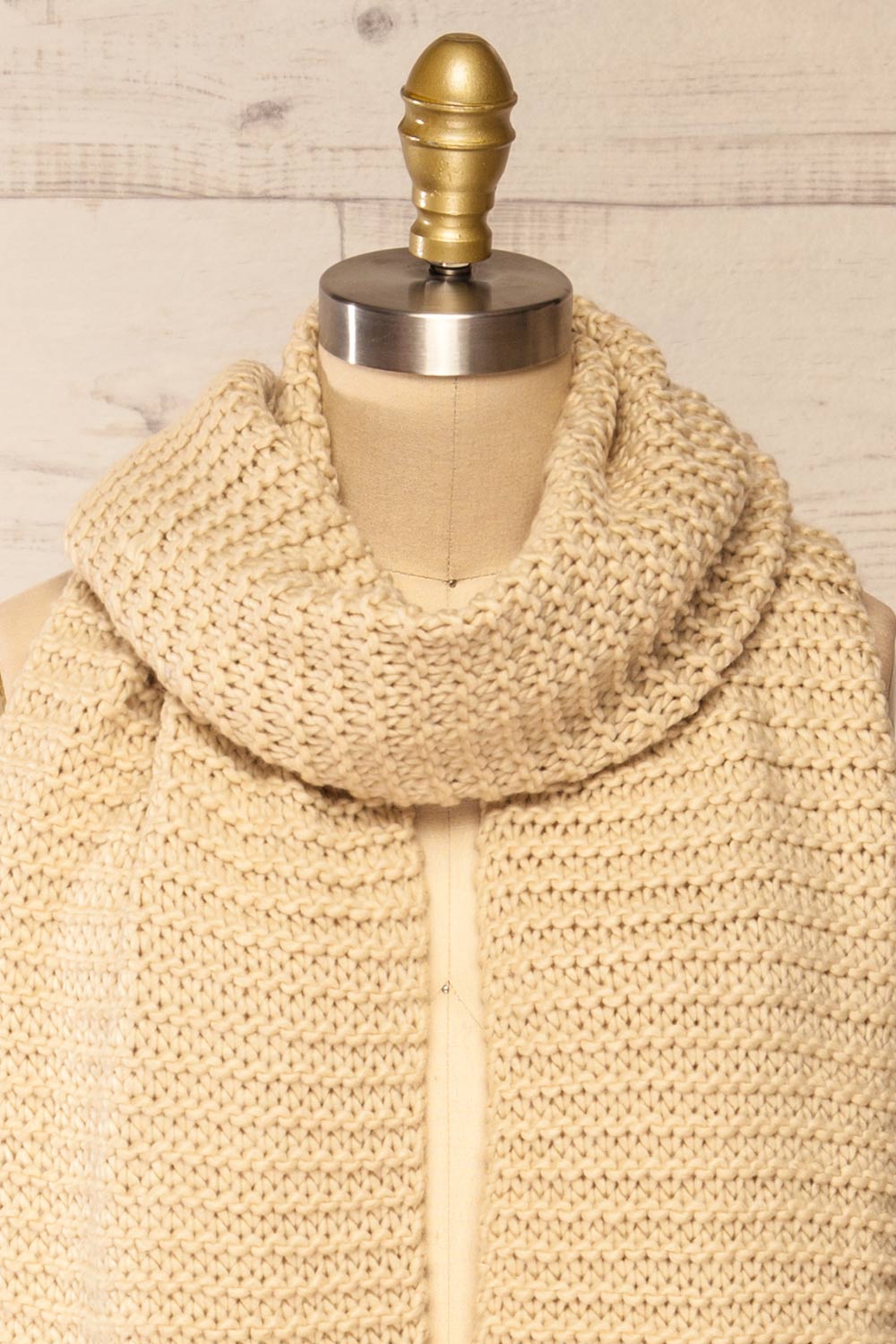 Chunkyss Ivory Thick Knit Scarf w/ Pockets | La petite garçonne long close-up