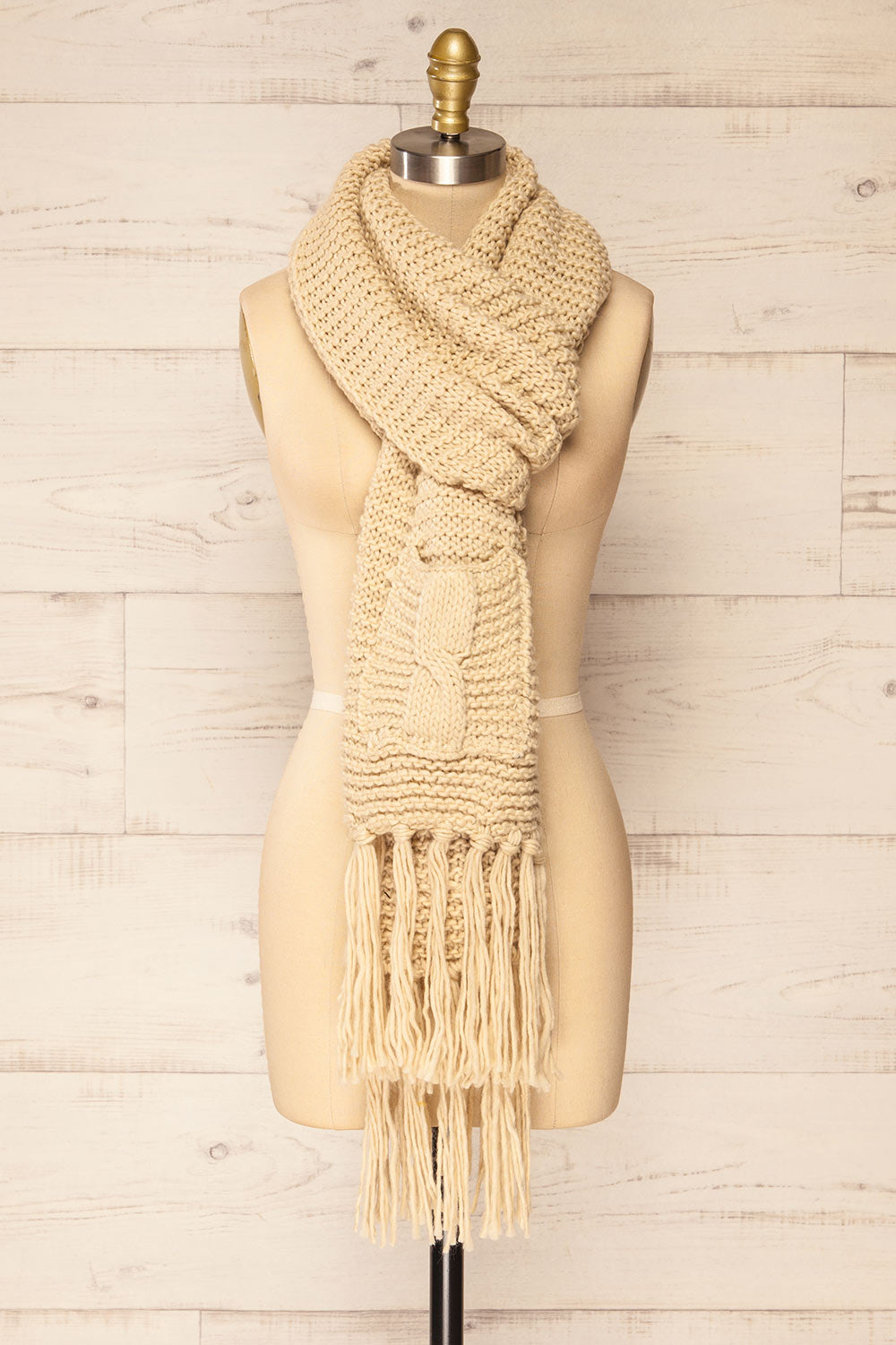 Chunkyss Ivory Thick Knit Scarf w/ Pockets | La petite garçonne cross view