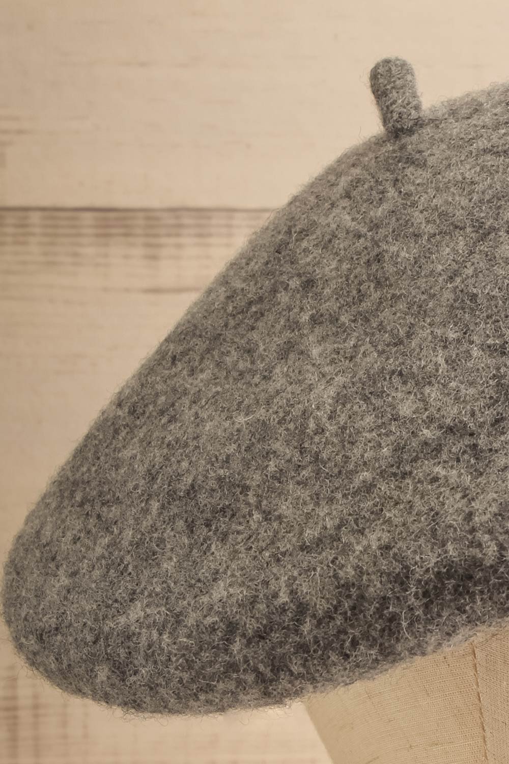 Ciel D'Hiver Grey Wool Beret | La petite garçonne close-up