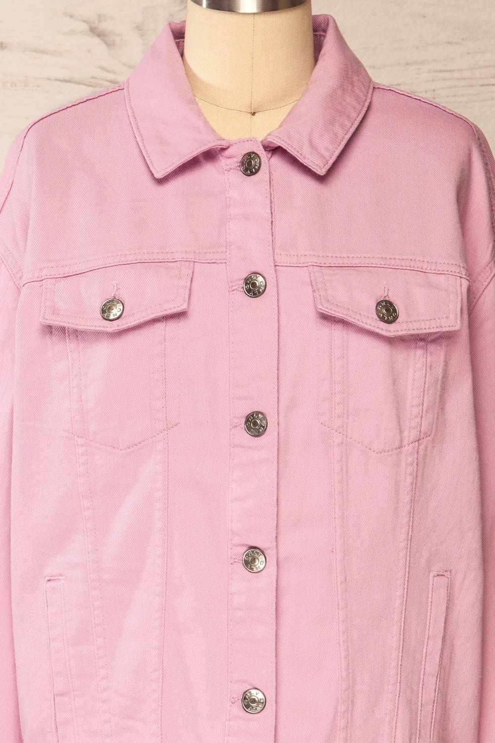 Cleveland Mauve Oversized Denim Jacket | La petite garçonne front close-up