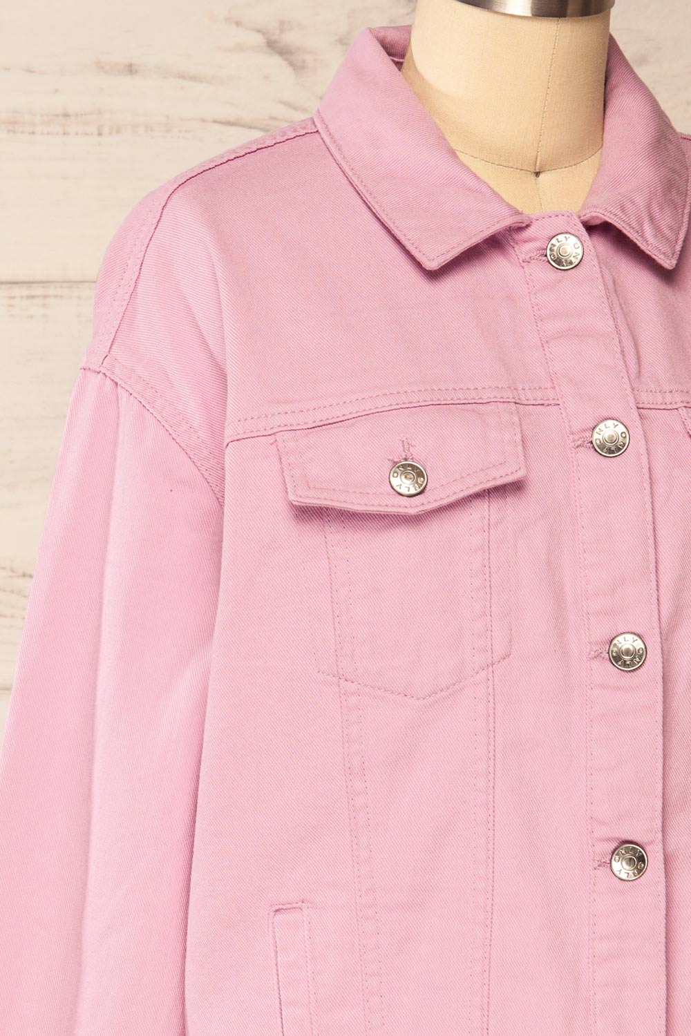 Cleveland Mauve Oversized Denim Jacket | La petite garçonne side close-up
