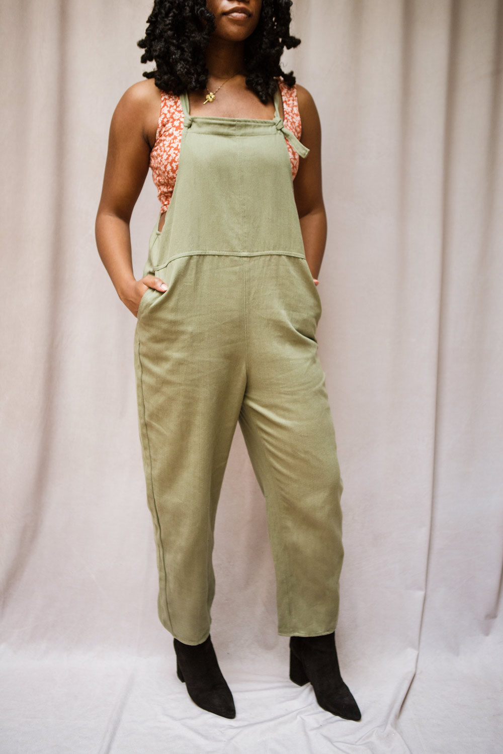 Coka Green Denim Knotted Straps Overalls | La petite garçonne model