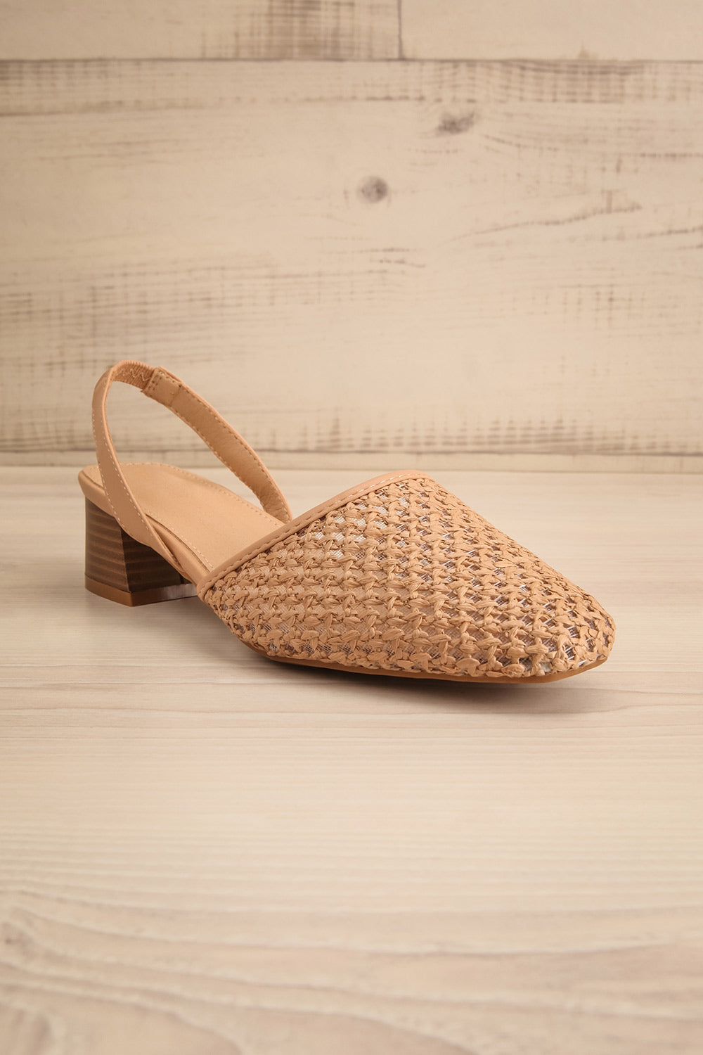Complector Beige Sling-Back Shoes | La petite garçonne front view