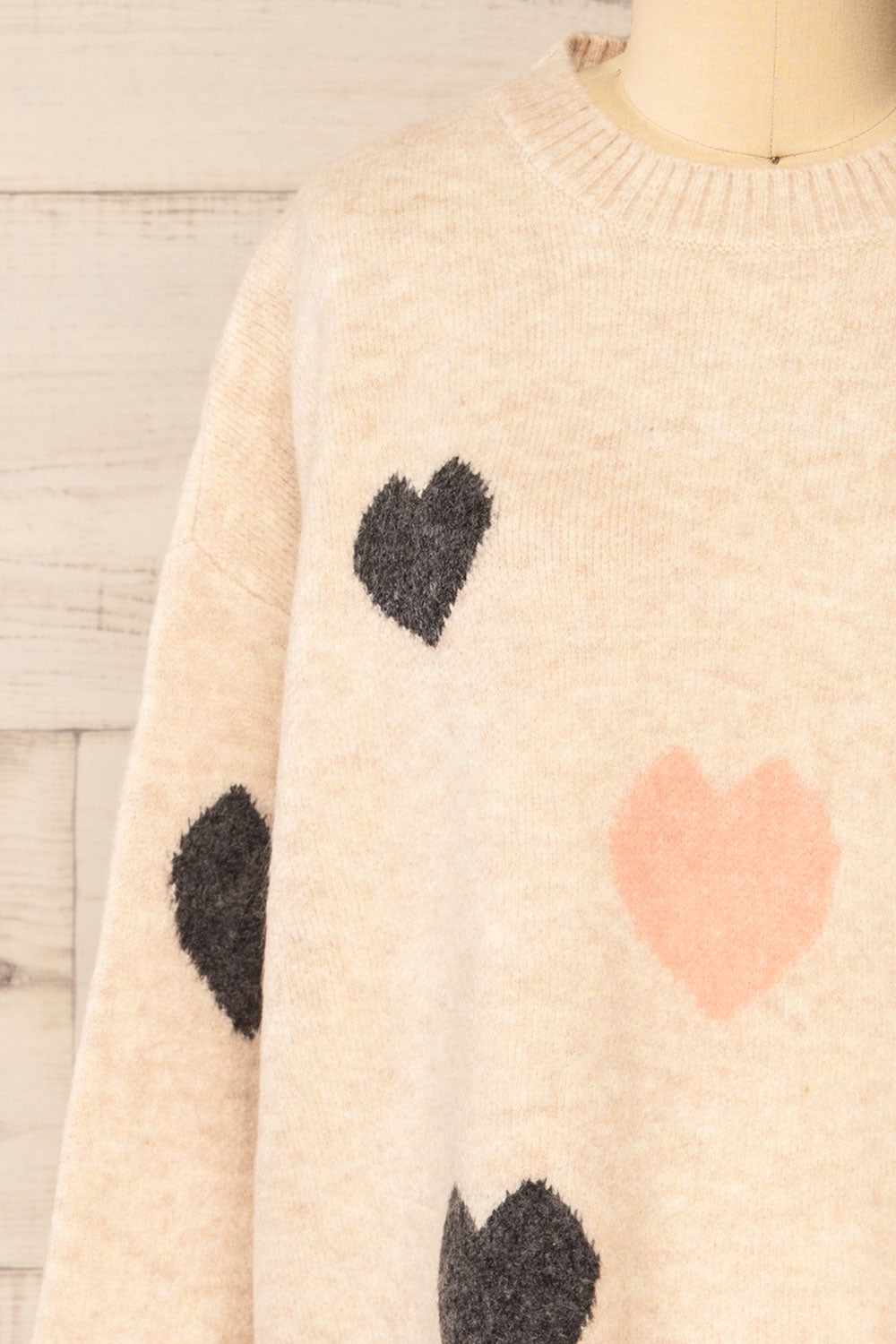Coracao Oversized Heart Patterned Knit Sweater | La petite garçonne front close-up