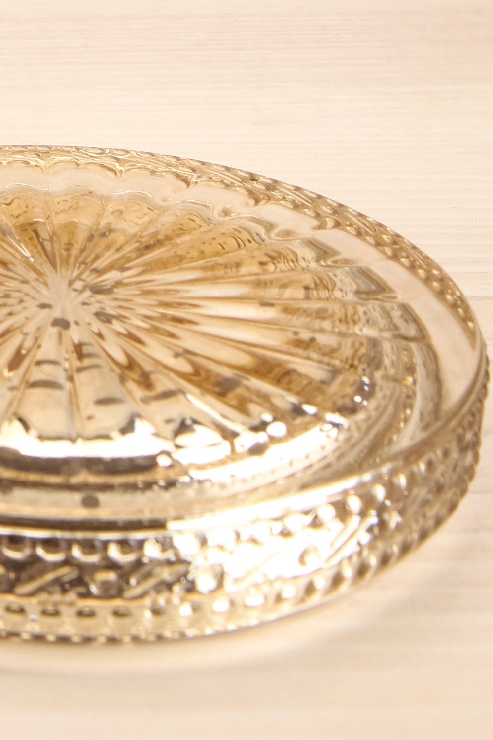 Corta Candle Blond Tabac | La petite garçonne lid close-up