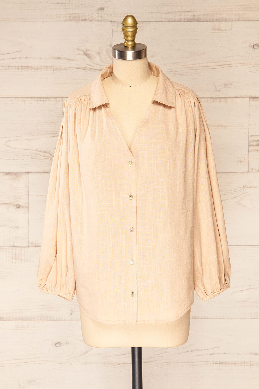 Crawley Beige Linen Button-Up Blouse | La petite garçonne front view