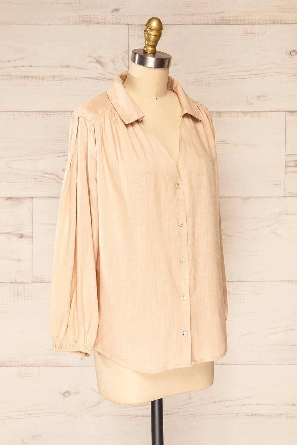 Crawley Beige Linen Button-Up Blouse | La petite garçonne side view