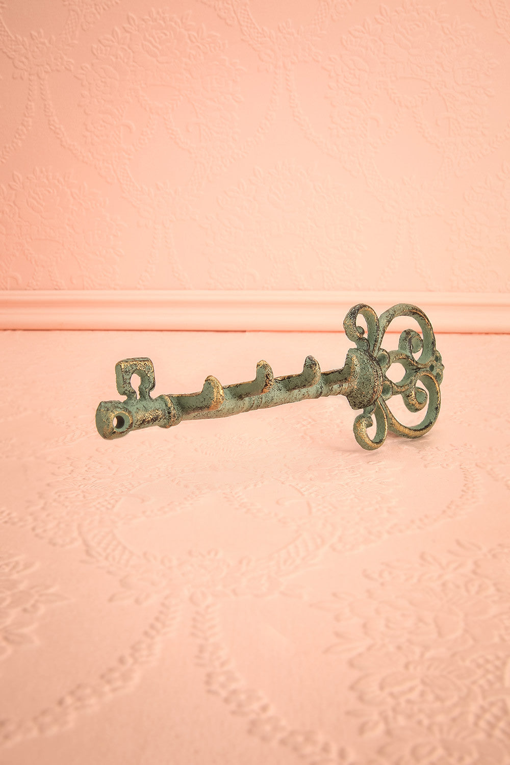 Crochet Sillon Vert - Green cast iron-look key-shaped hook 1