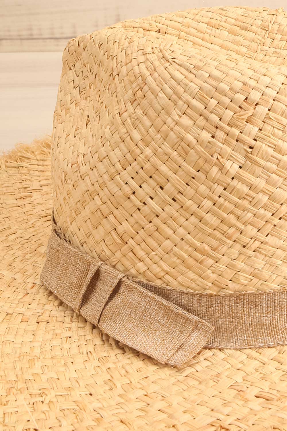 Croise Straw Hat w/ Frayed Edge | La petite garçonne close-up
