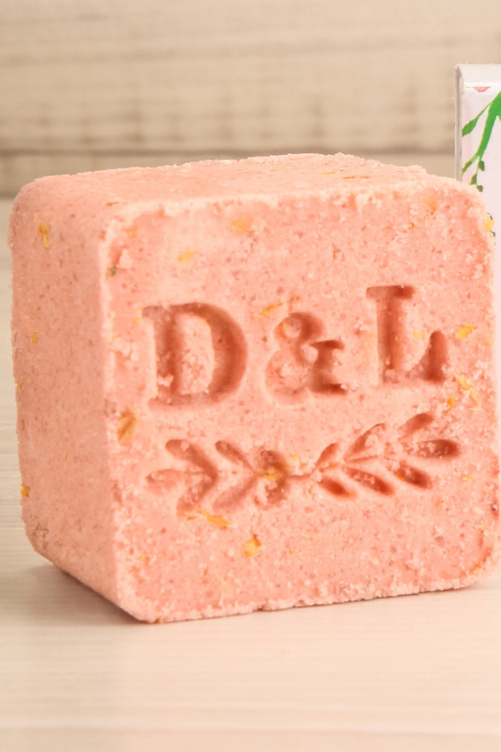 Cube Lait de Bain Chevrefeuille Milk Bath | La petite garçonne close-up