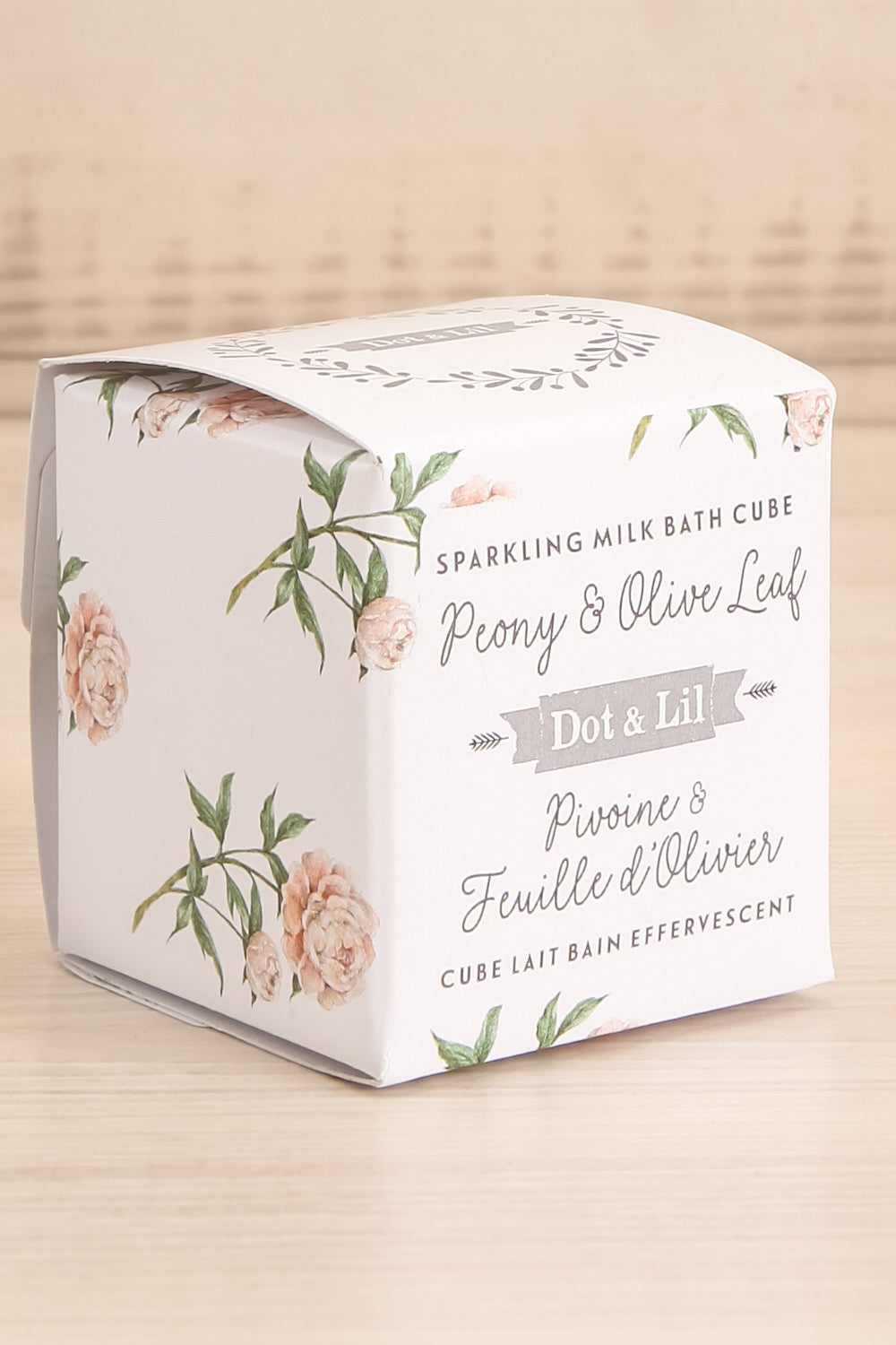 Cube Lait Pivoine et Feuille d'Olivier | La petite garçonne box close-up