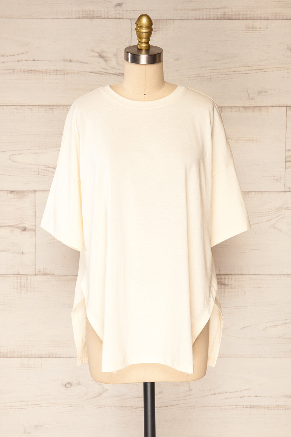 Cyli Cream Crew Neck Oversized T-Shirt | La petite garçonne front view