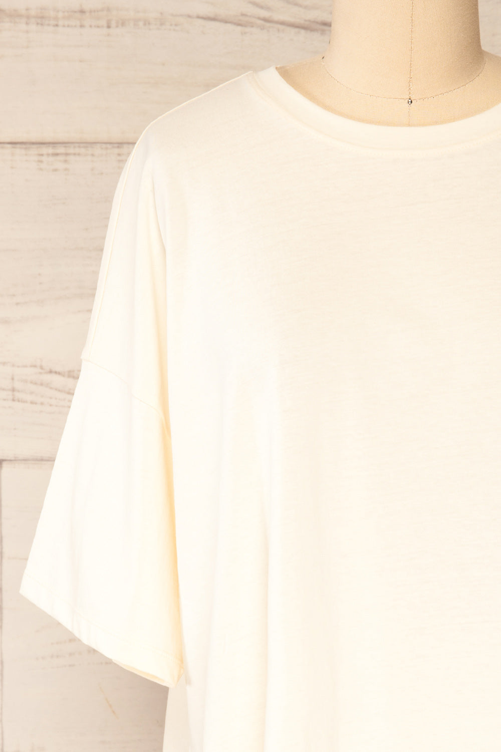 Cyli Cream Crew Neck Oversized T-Shirt | La petite garçonne front close-up